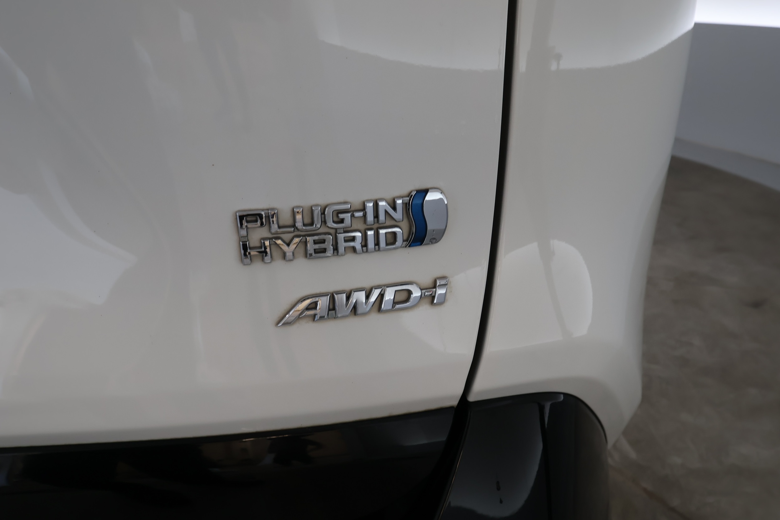 TOYOTA RAV4 Plug-in 25