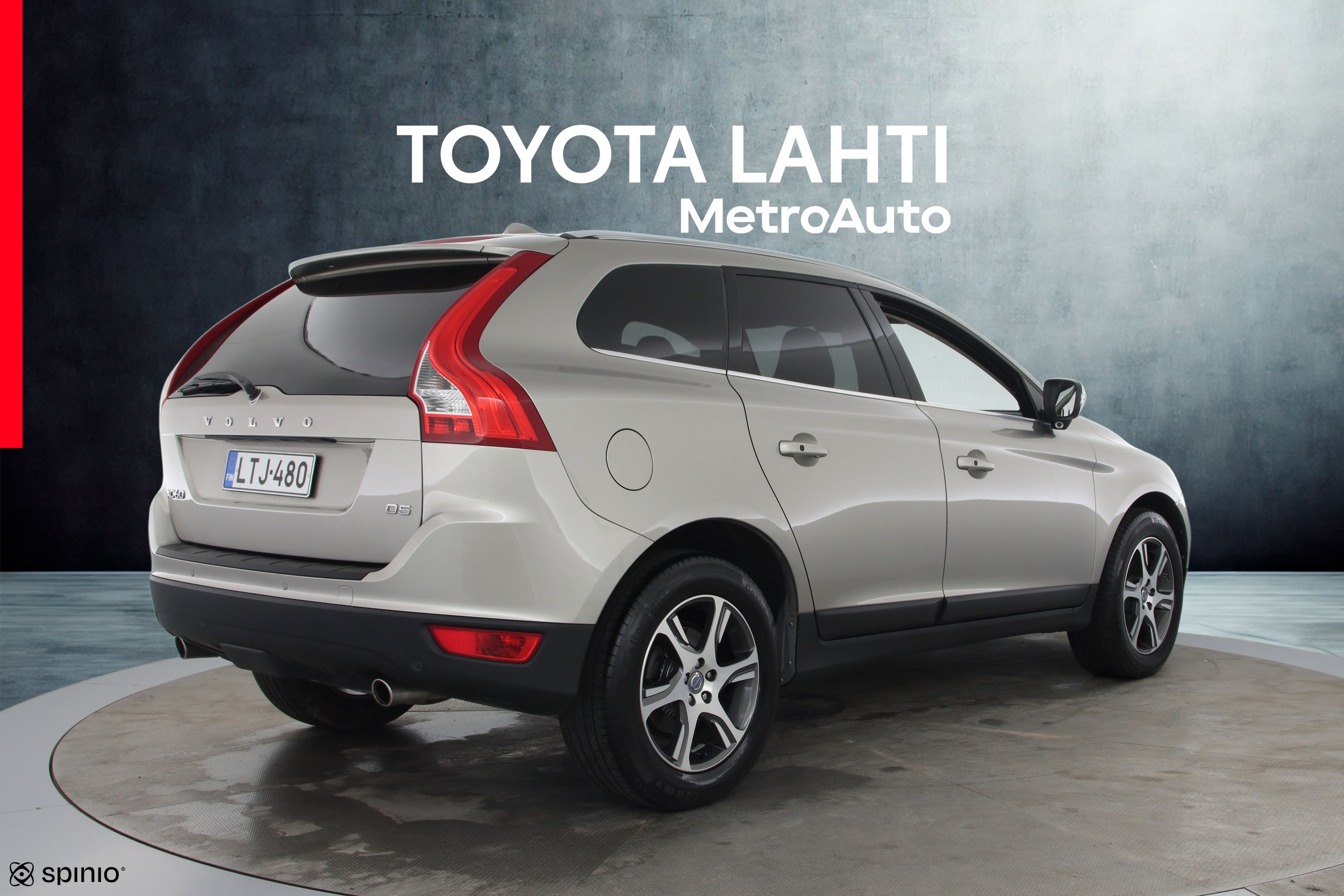 VOLVO XC60 4