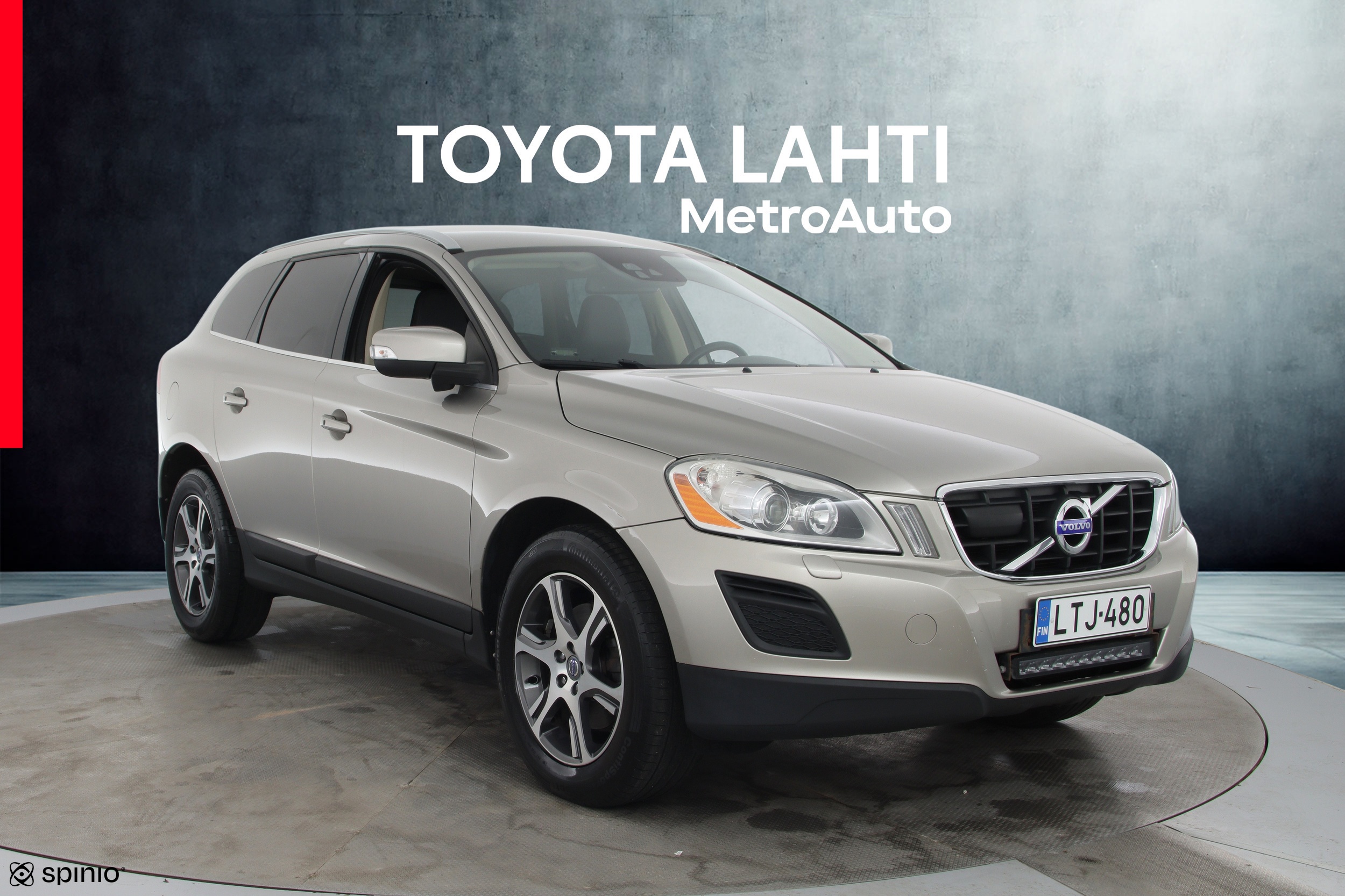 VOLVO XC60 5