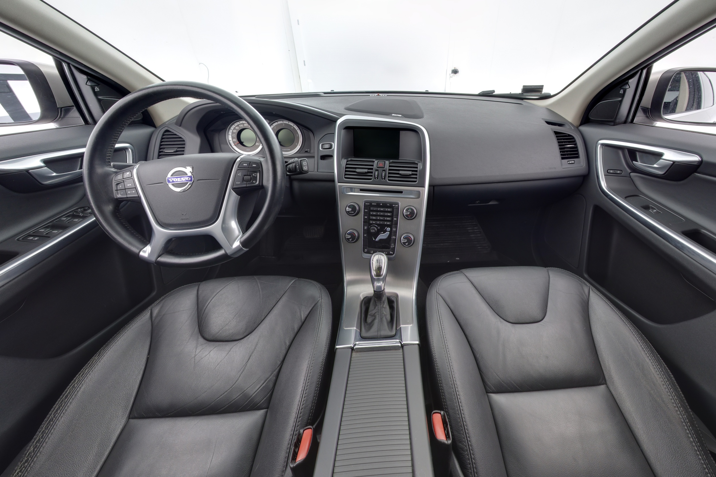 VOLVO XC60 7