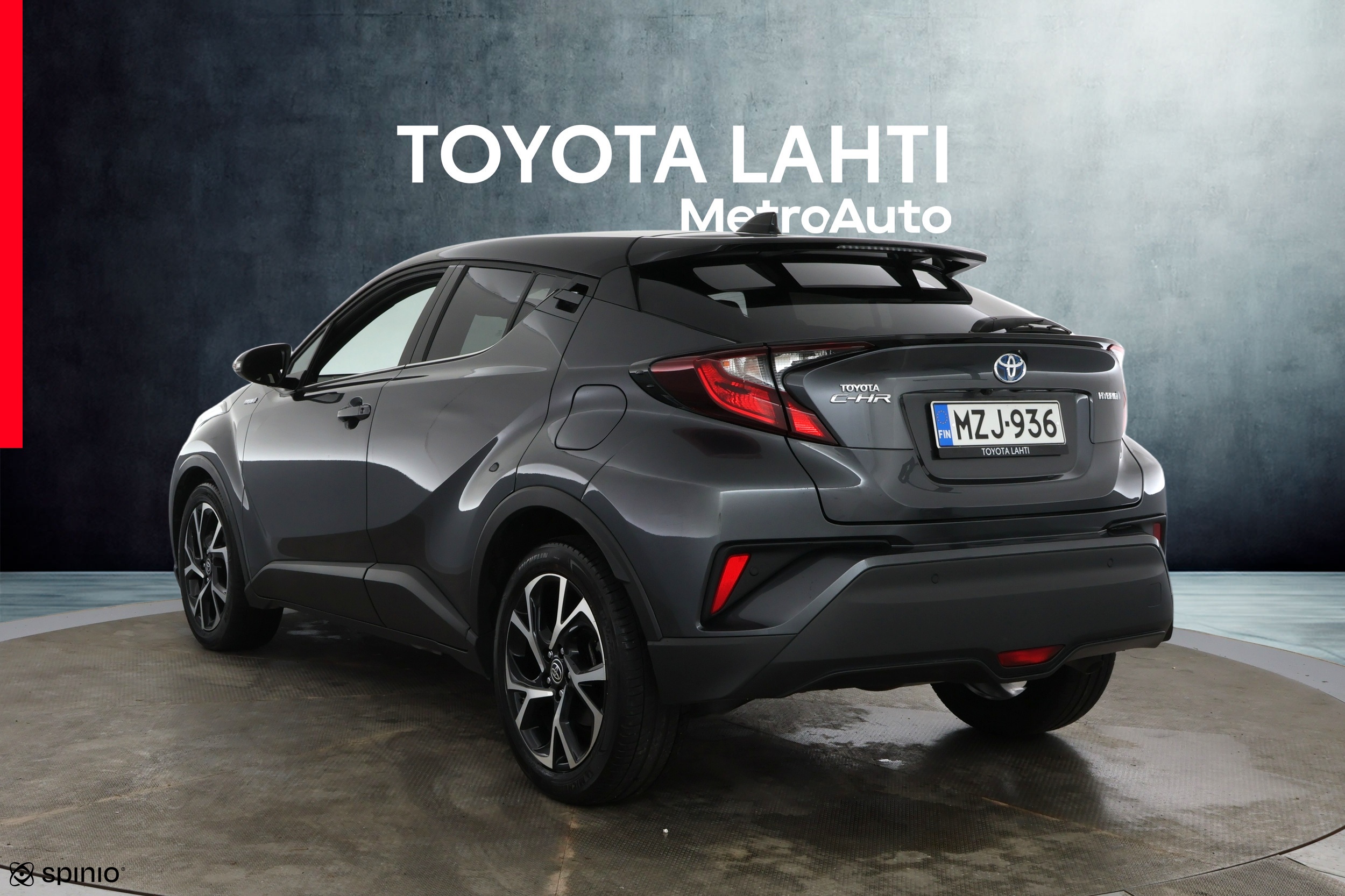 TOYOTA C-HR 2