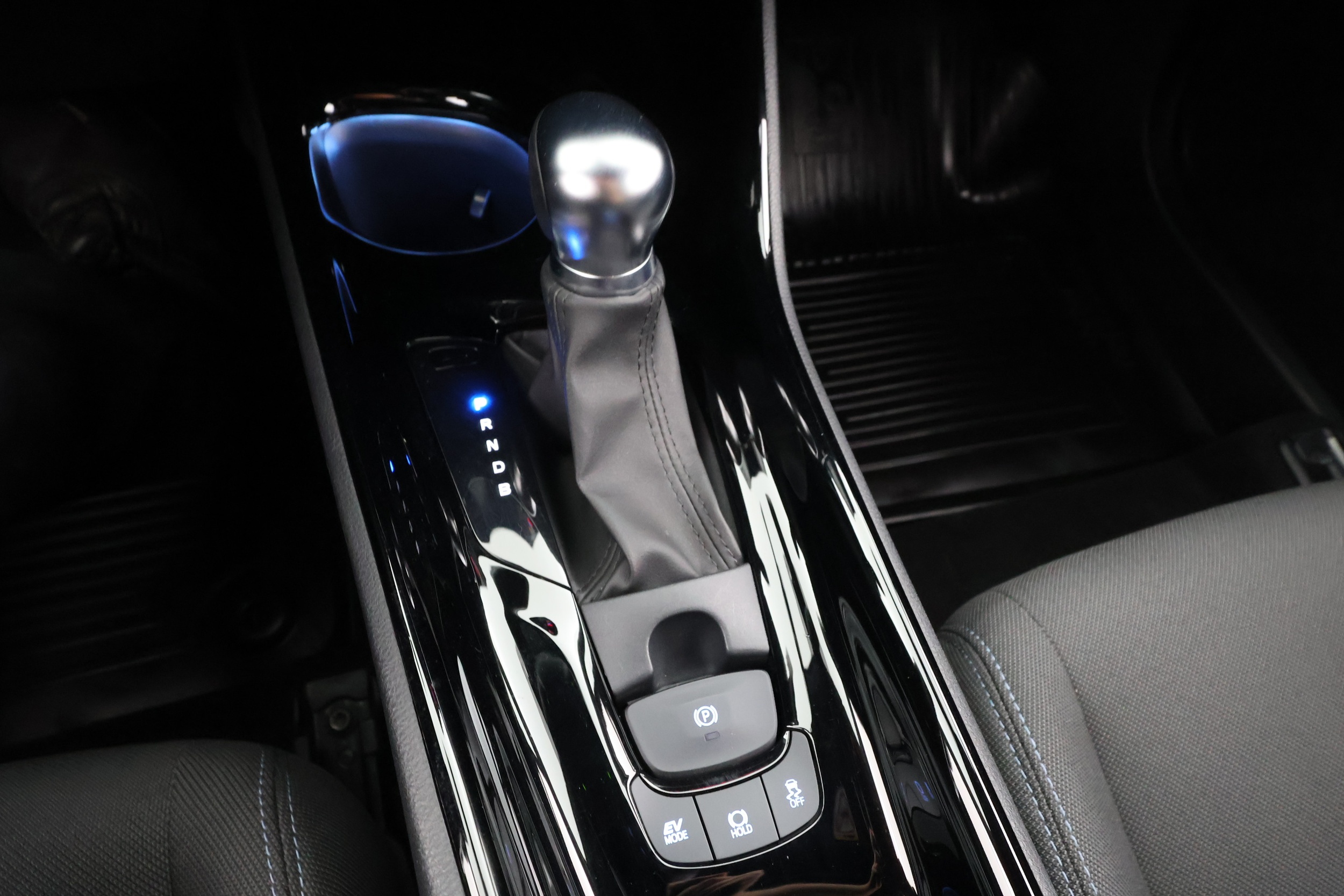 TOYOTA C-HR 22
