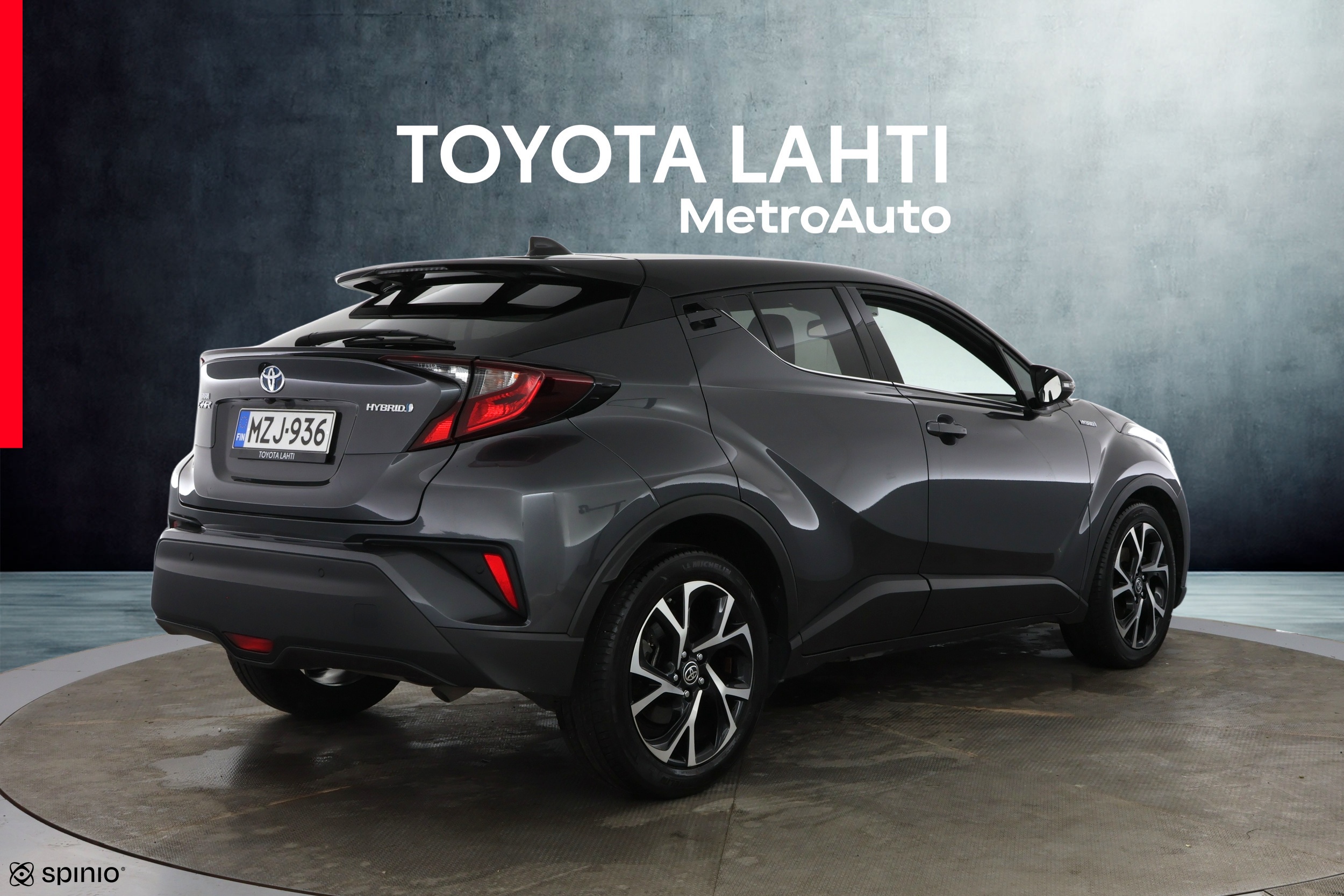 TOYOTA C-HR 5