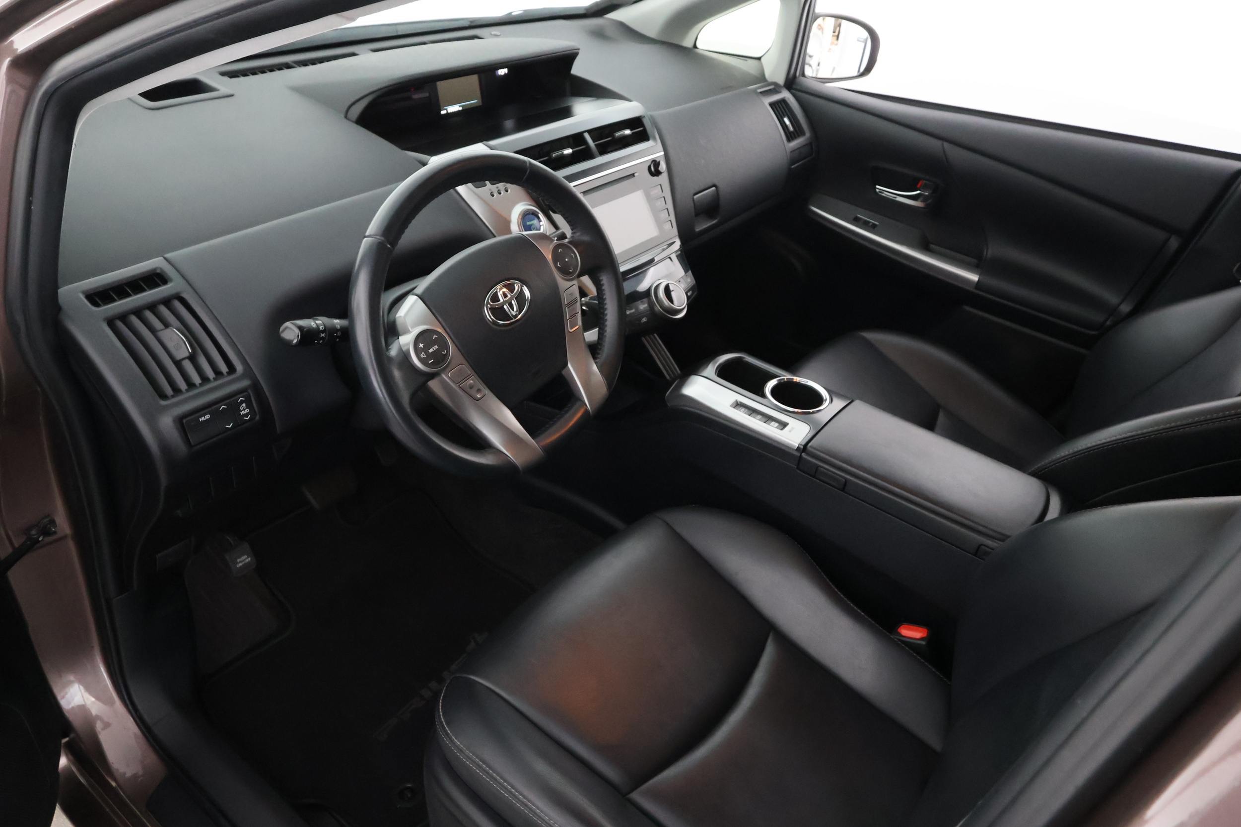 TOYOTA Prius+ 13