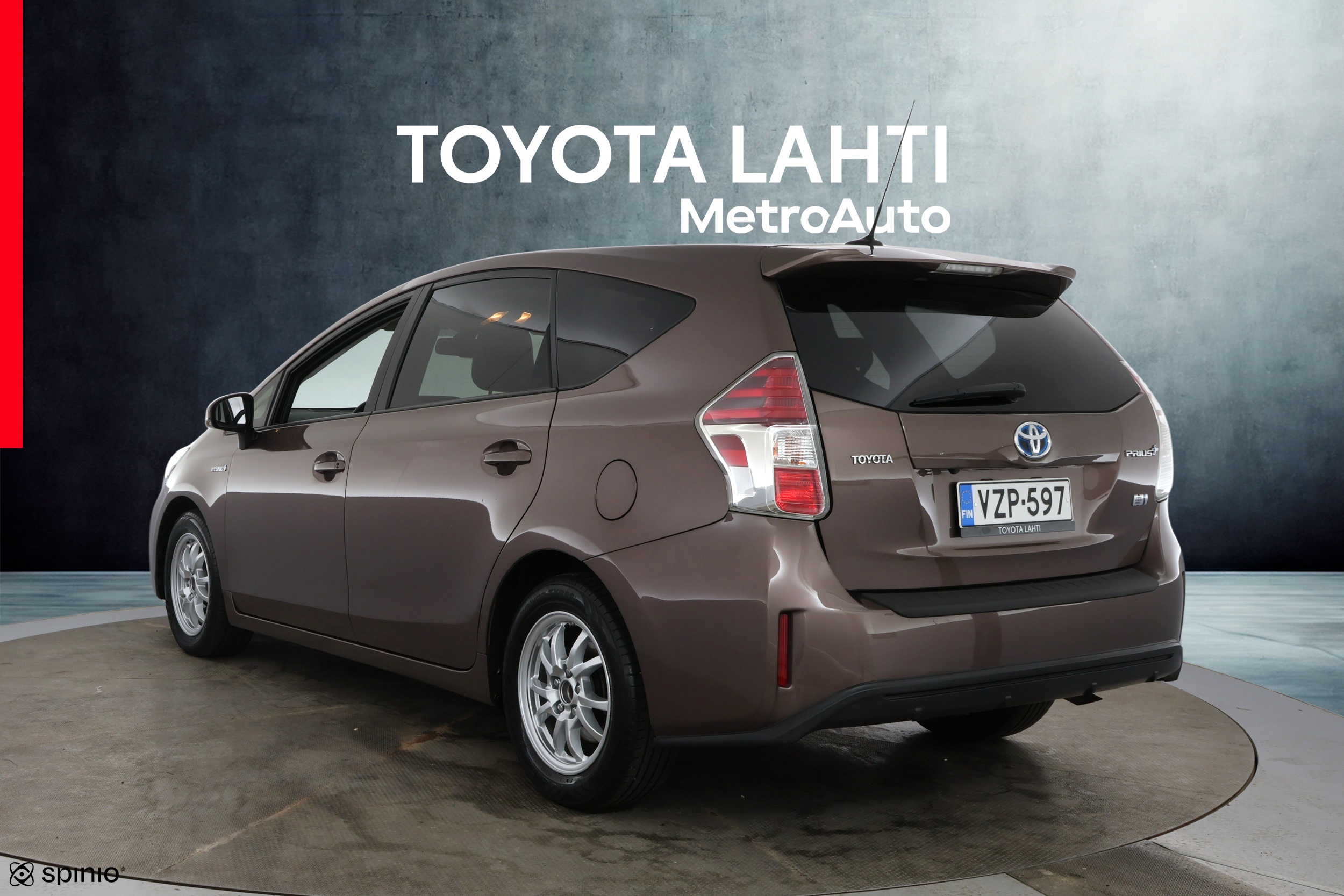 TOYOTA Prius+ 2