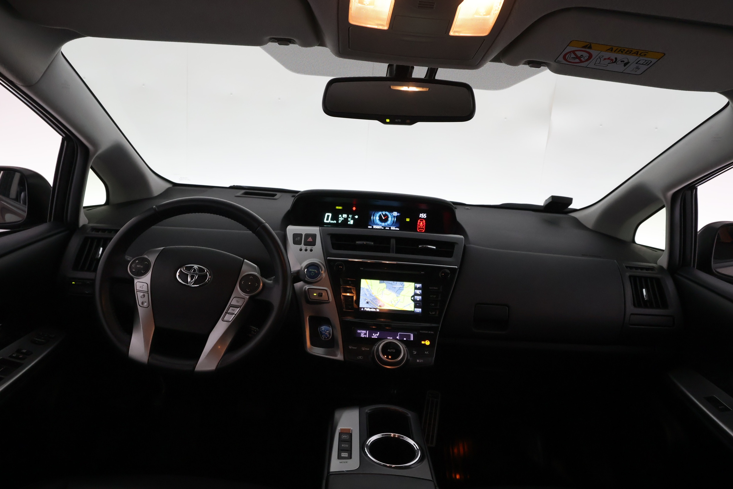 TOYOTA Prius+ 21