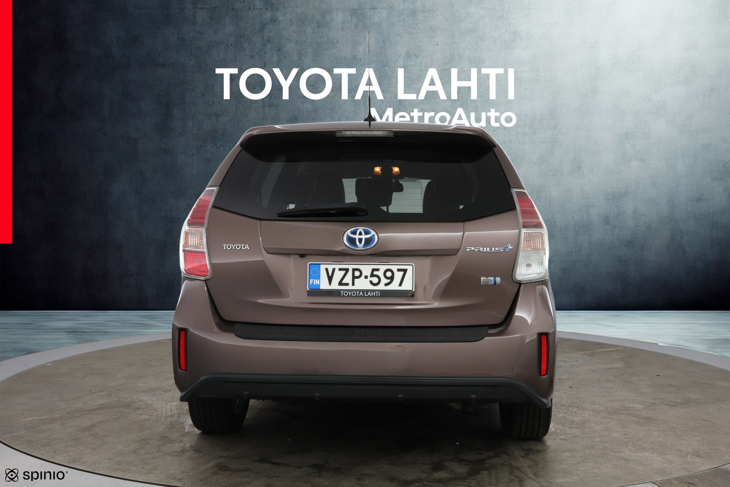 TOYOTA Prius+ 3