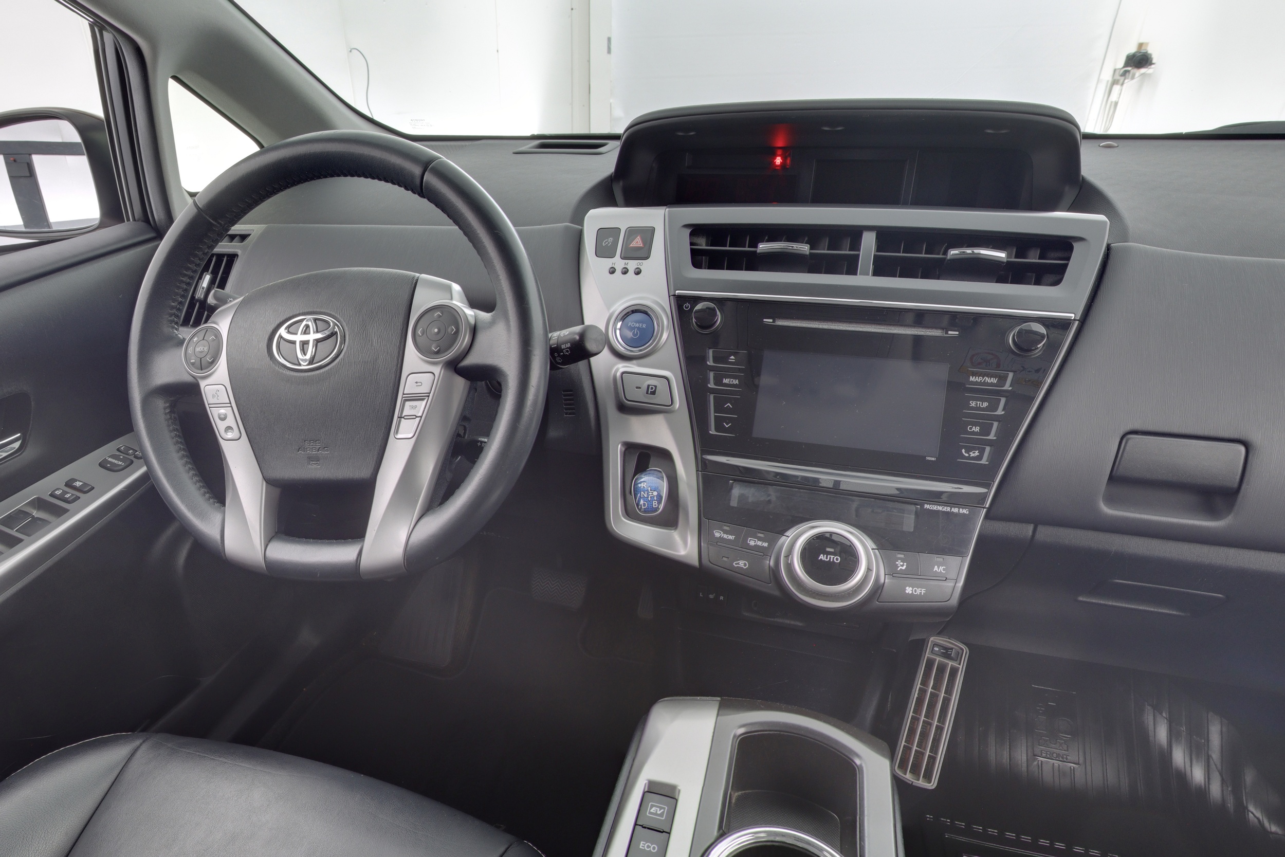 TOYOTA Prius+ 8