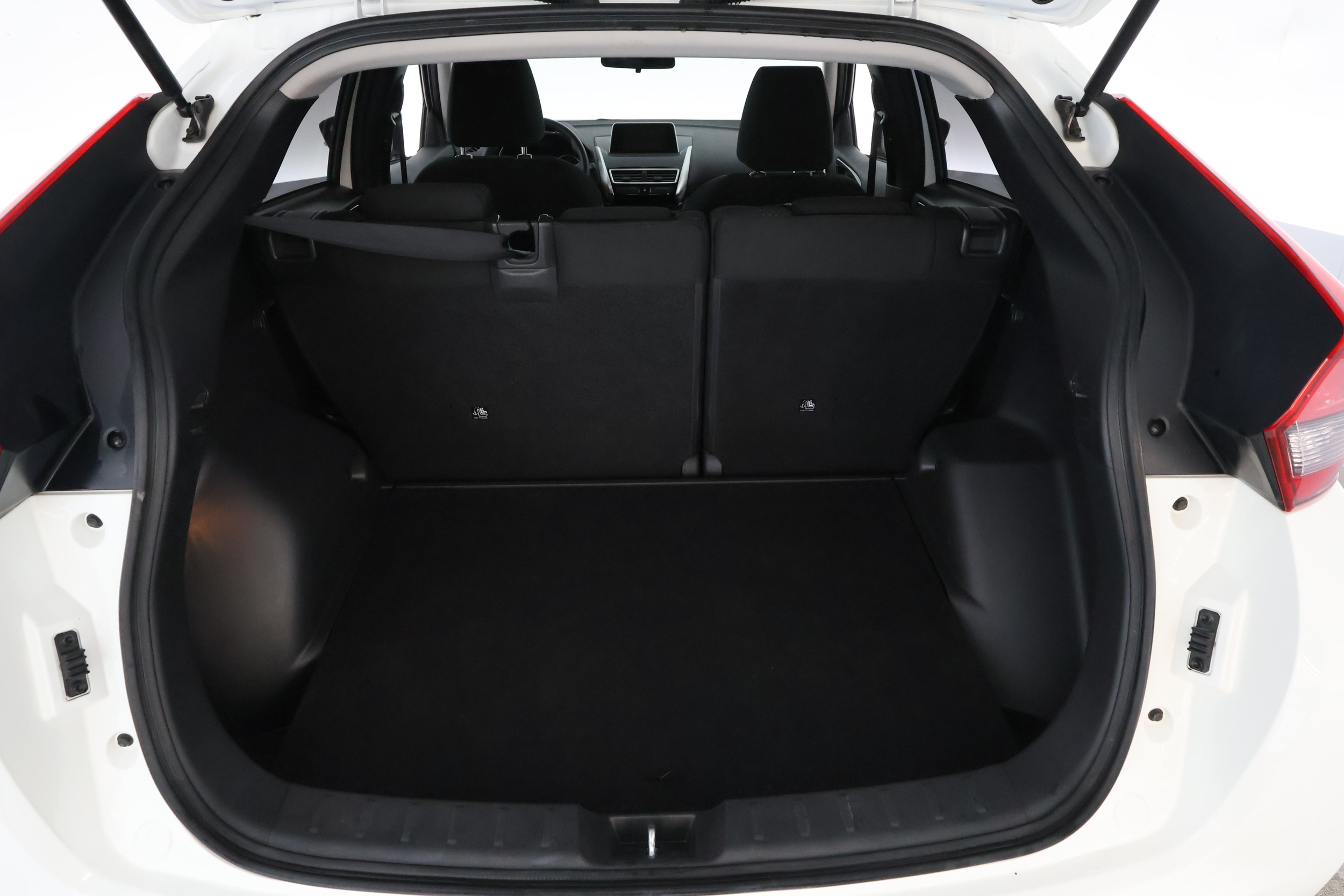 MITSUBISHI Eclipse Cross 12