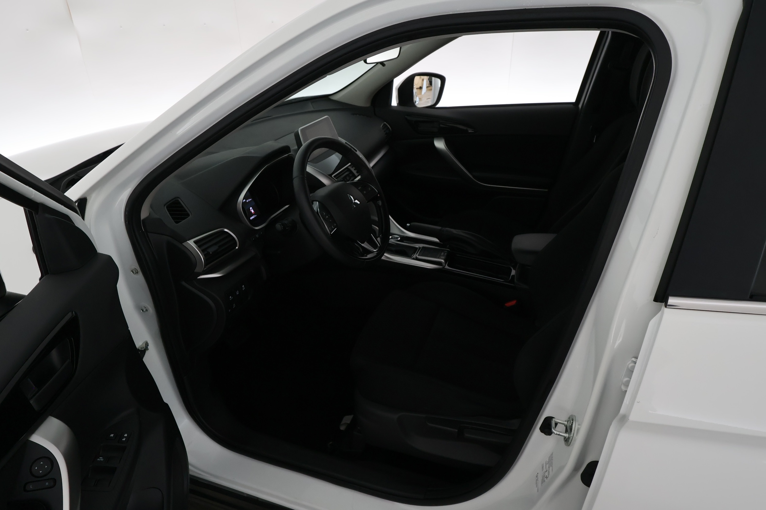 MITSUBISHI Eclipse Cross 13
