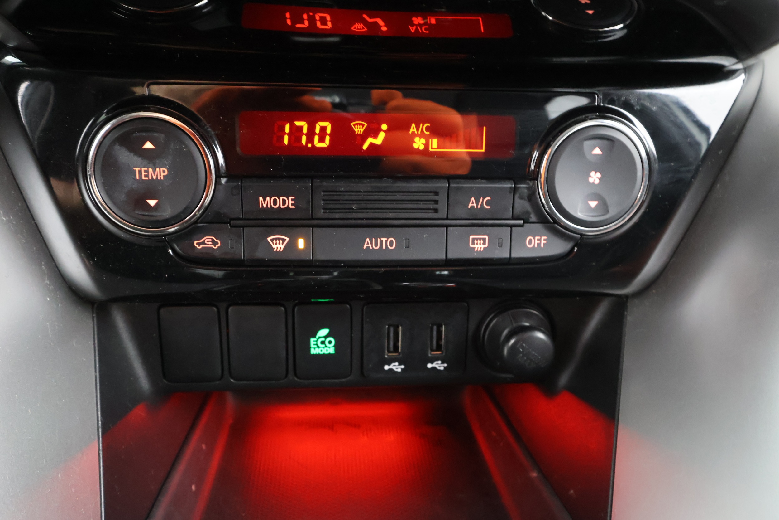 MITSUBISHI Eclipse Cross 18