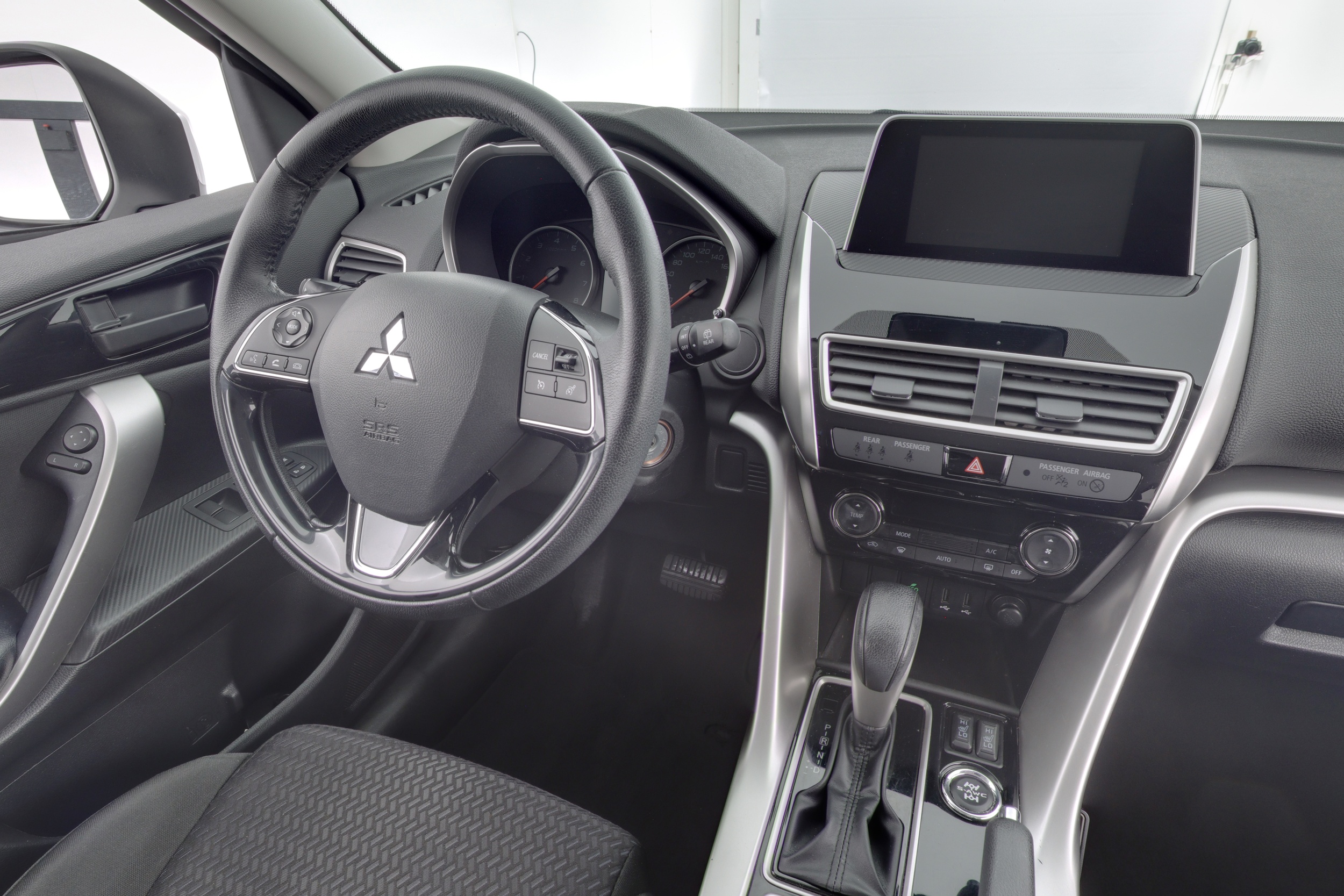 MITSUBISHI Eclipse Cross 8