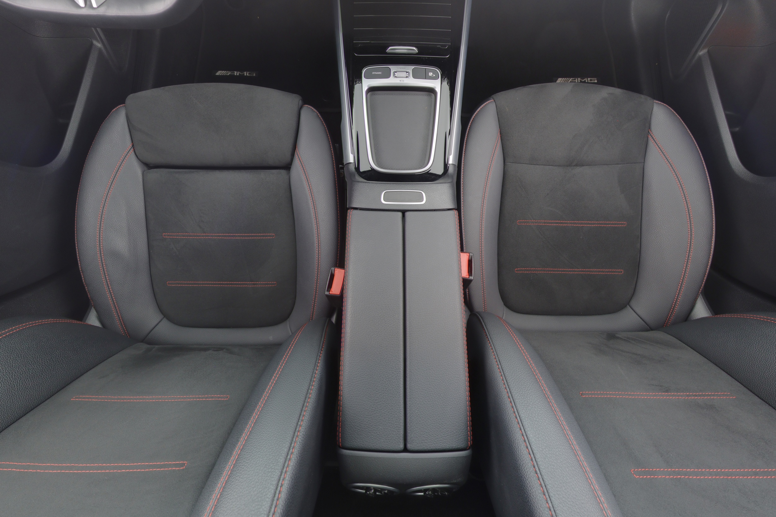 Mercedes-Benz EQB 10