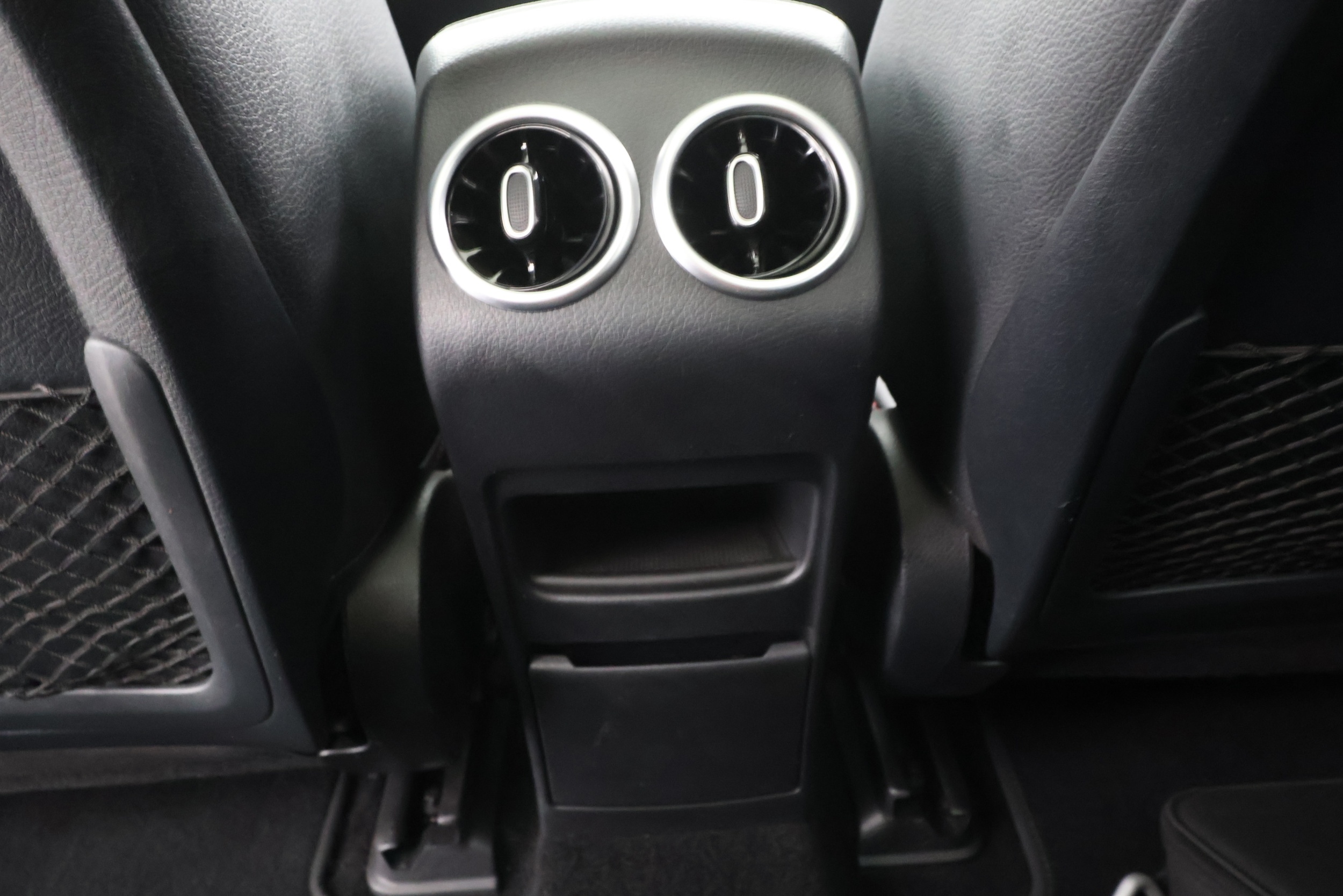 Mercedes-Benz EQB 18