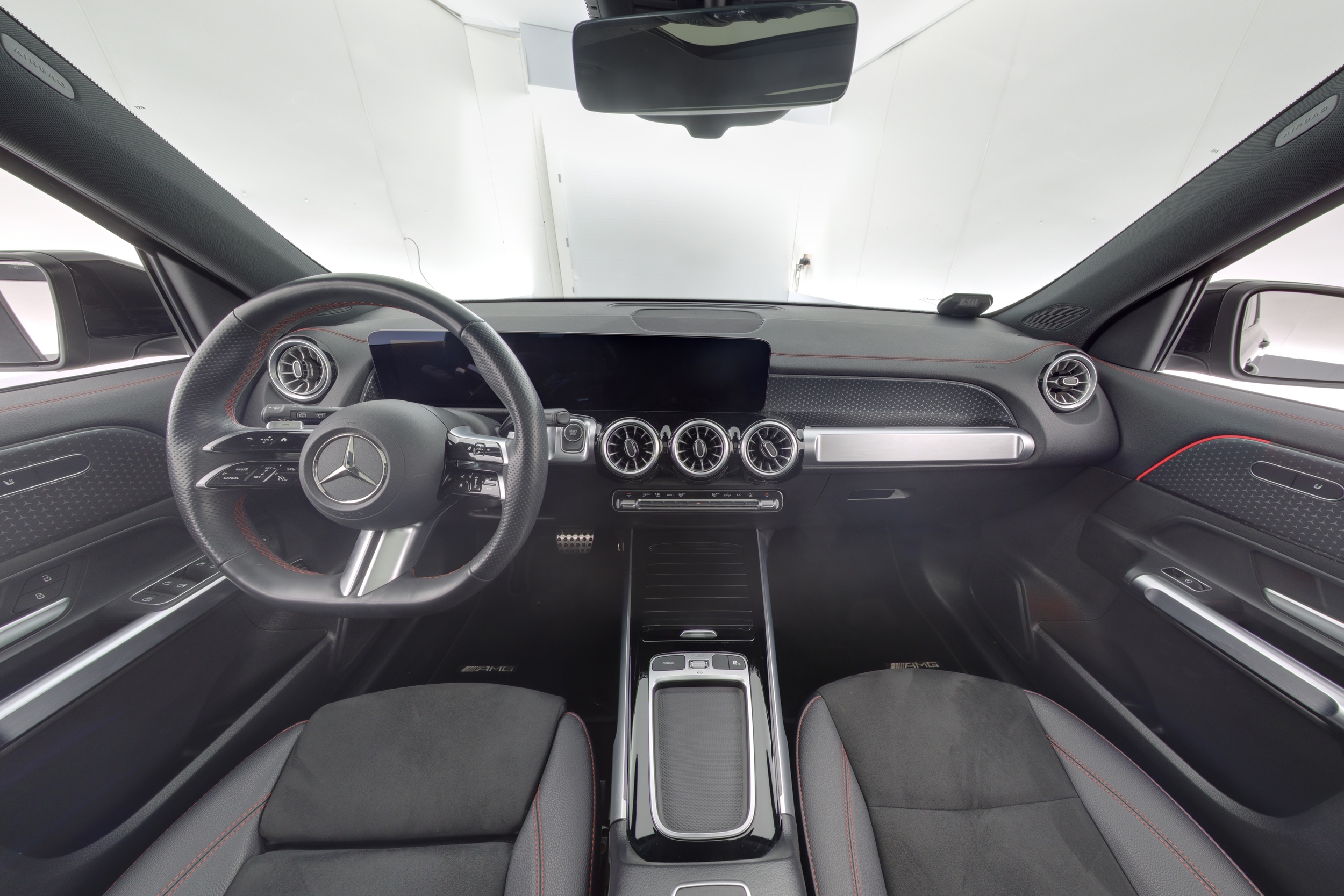 Mercedes-Benz EQB 7