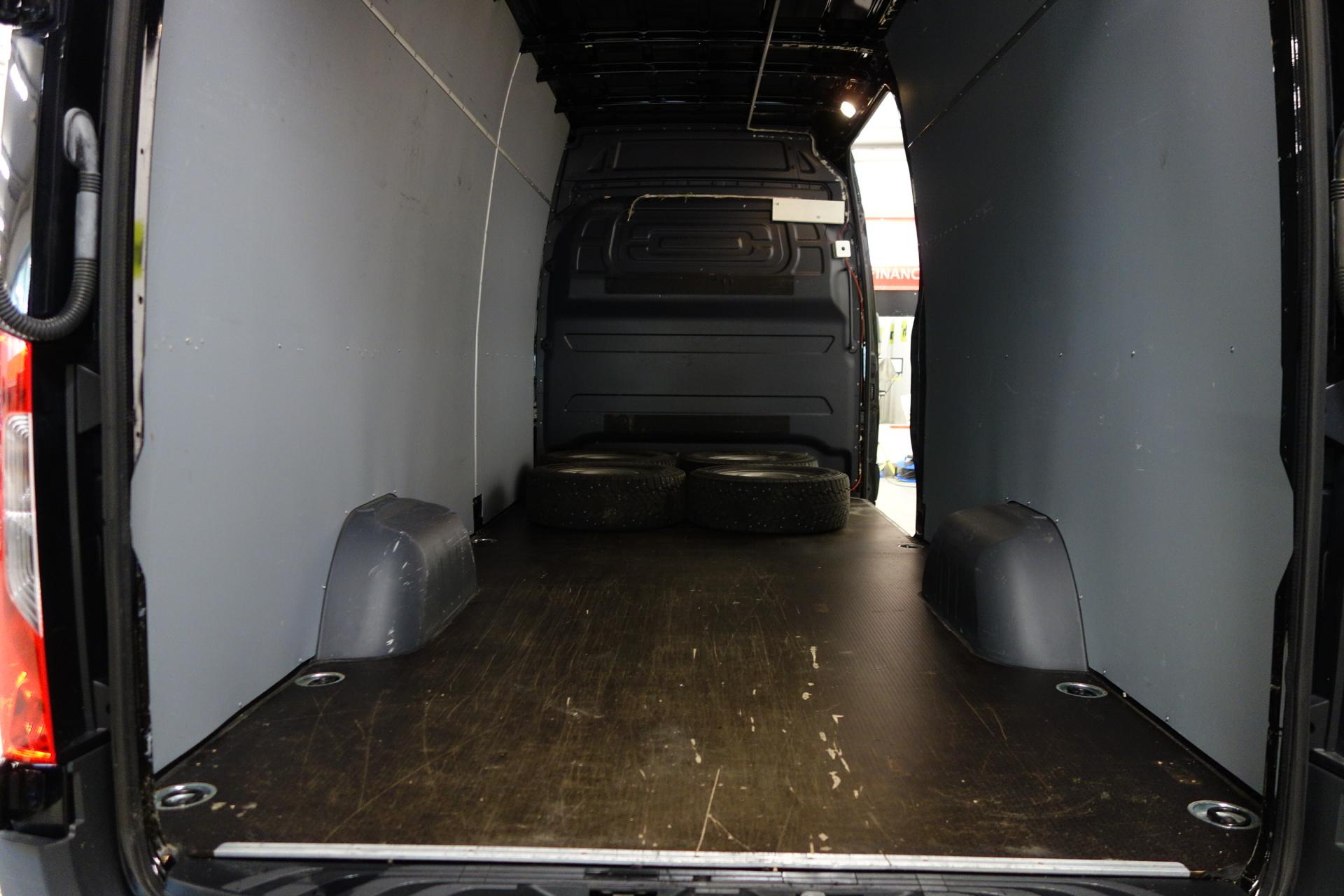 MERCEDES-BENZ Sprinter 2023