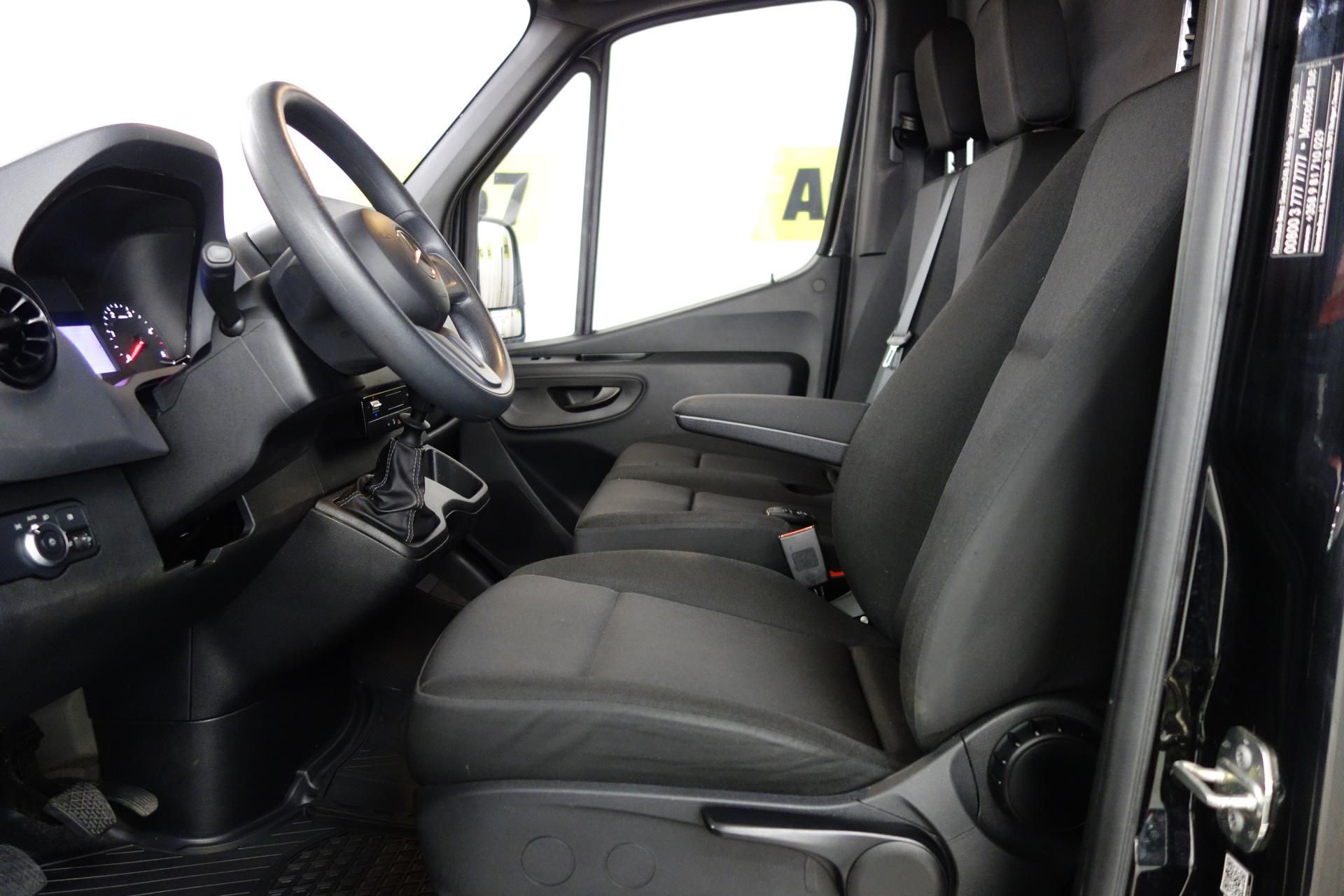 MERCEDES-BENZ Sprinter 2023