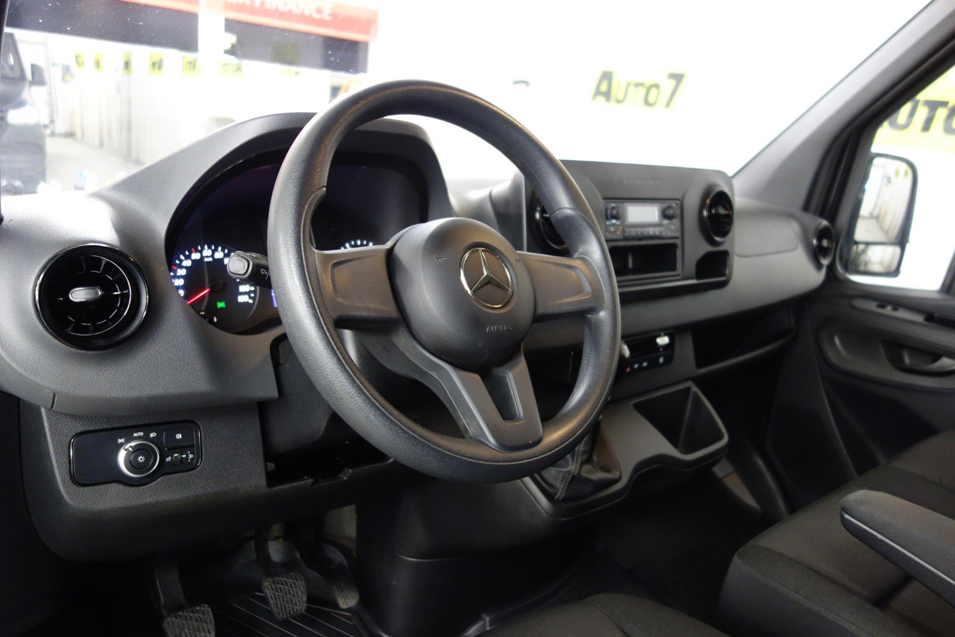 MERCEDES-BENZ Sprinter 2023