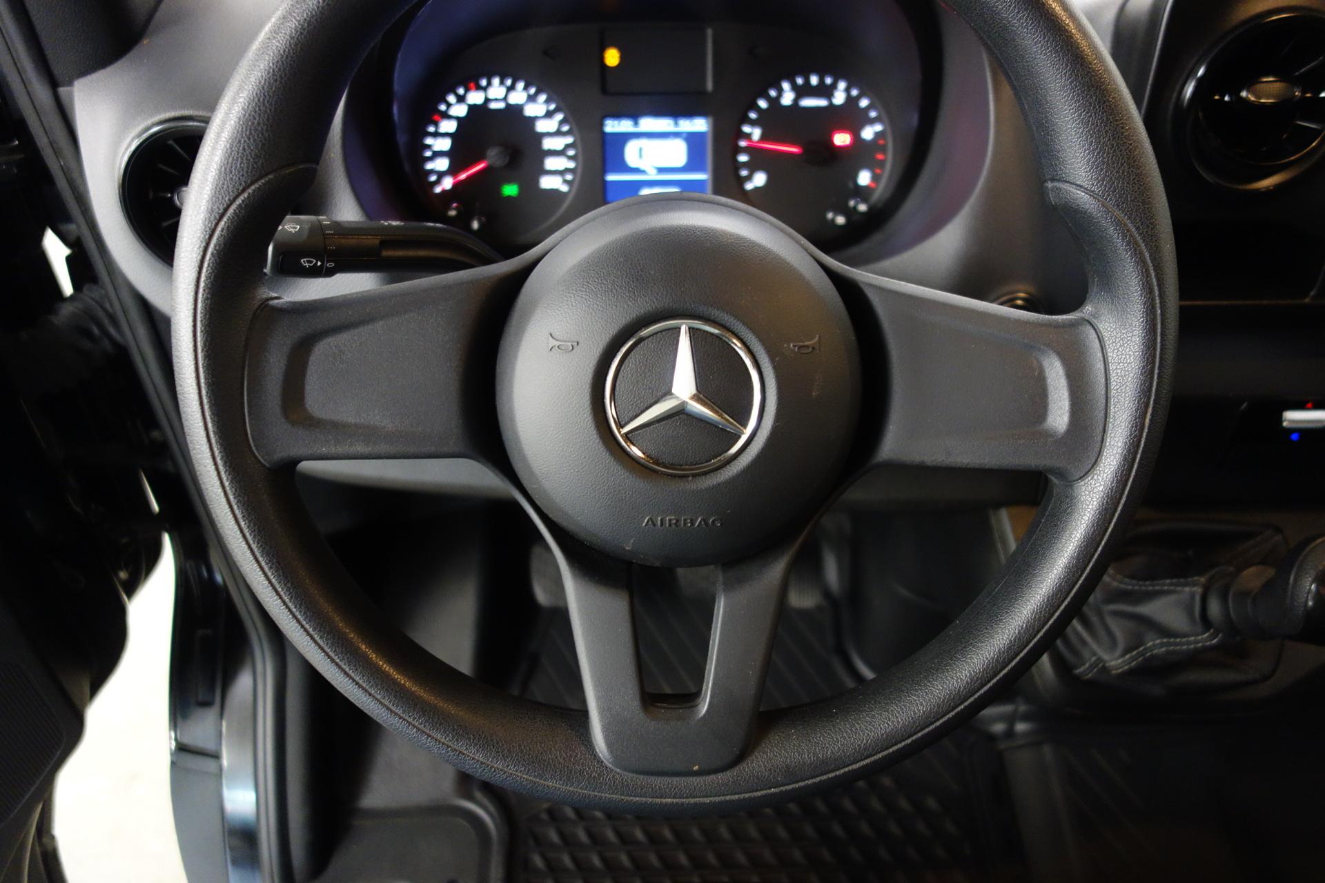 MERCEDES-BENZ Sprinter 2023