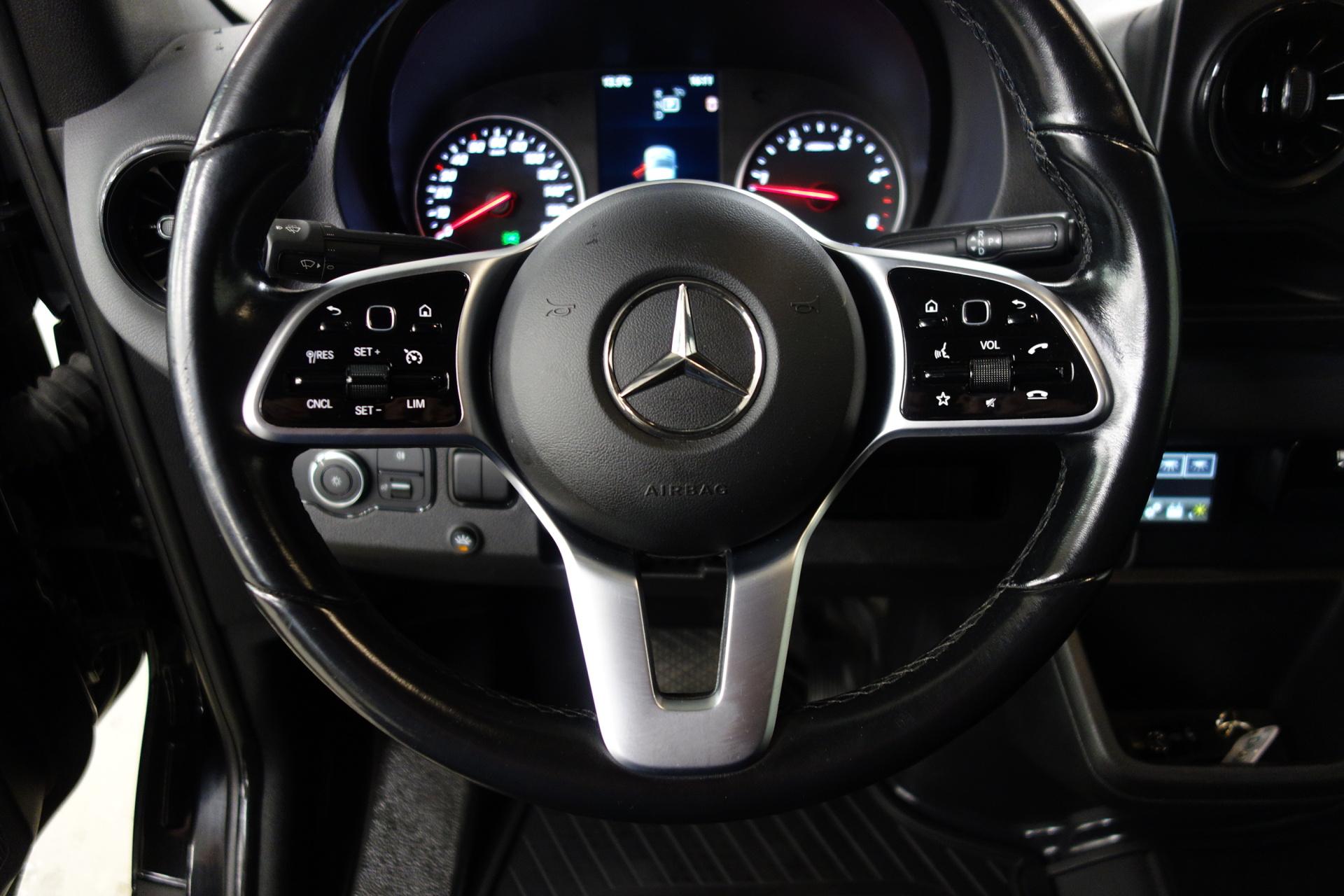 MERCEDES-BENZ Sprinter 2024