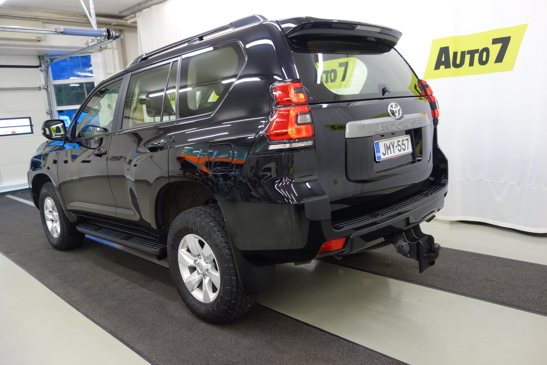 TOYOTA Land Cruiser 2023