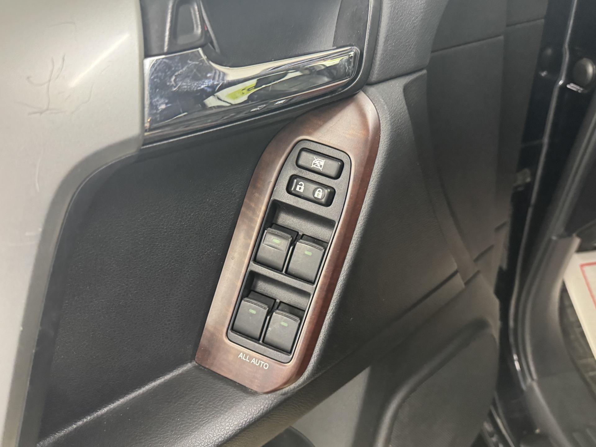 TOYOTA Land Cruiser 2014