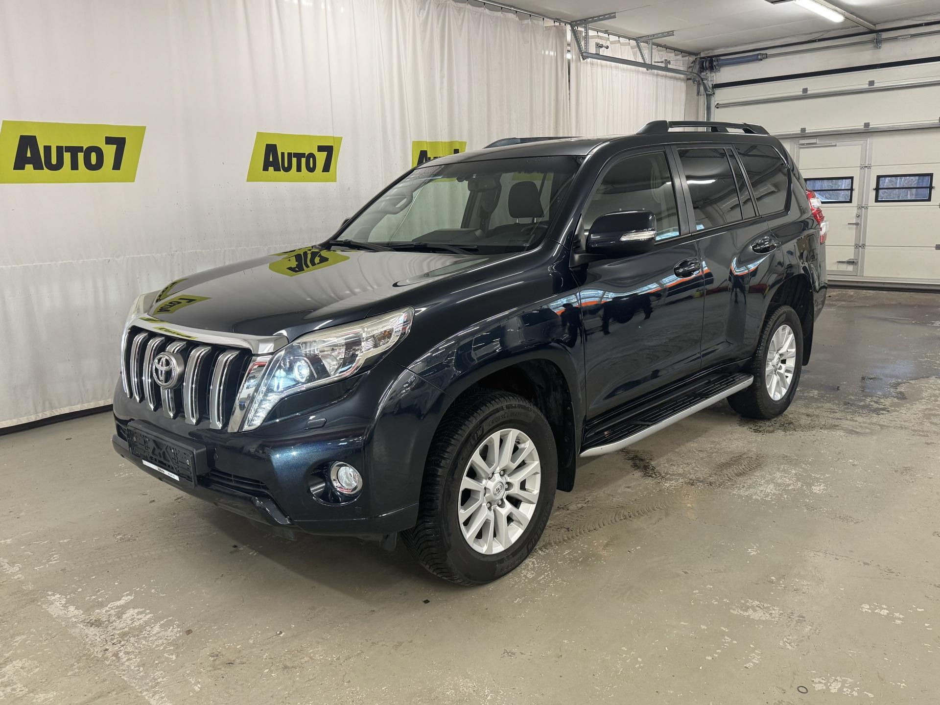 TOYOTA Land Cruiser 2014