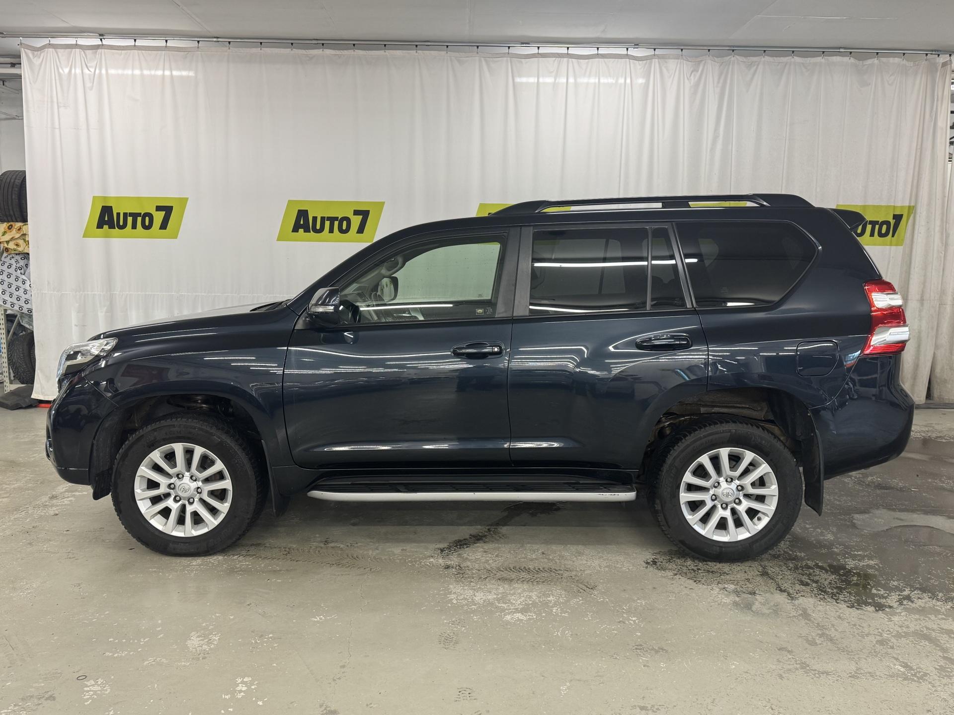 TOYOTA Land Cruiser 2014