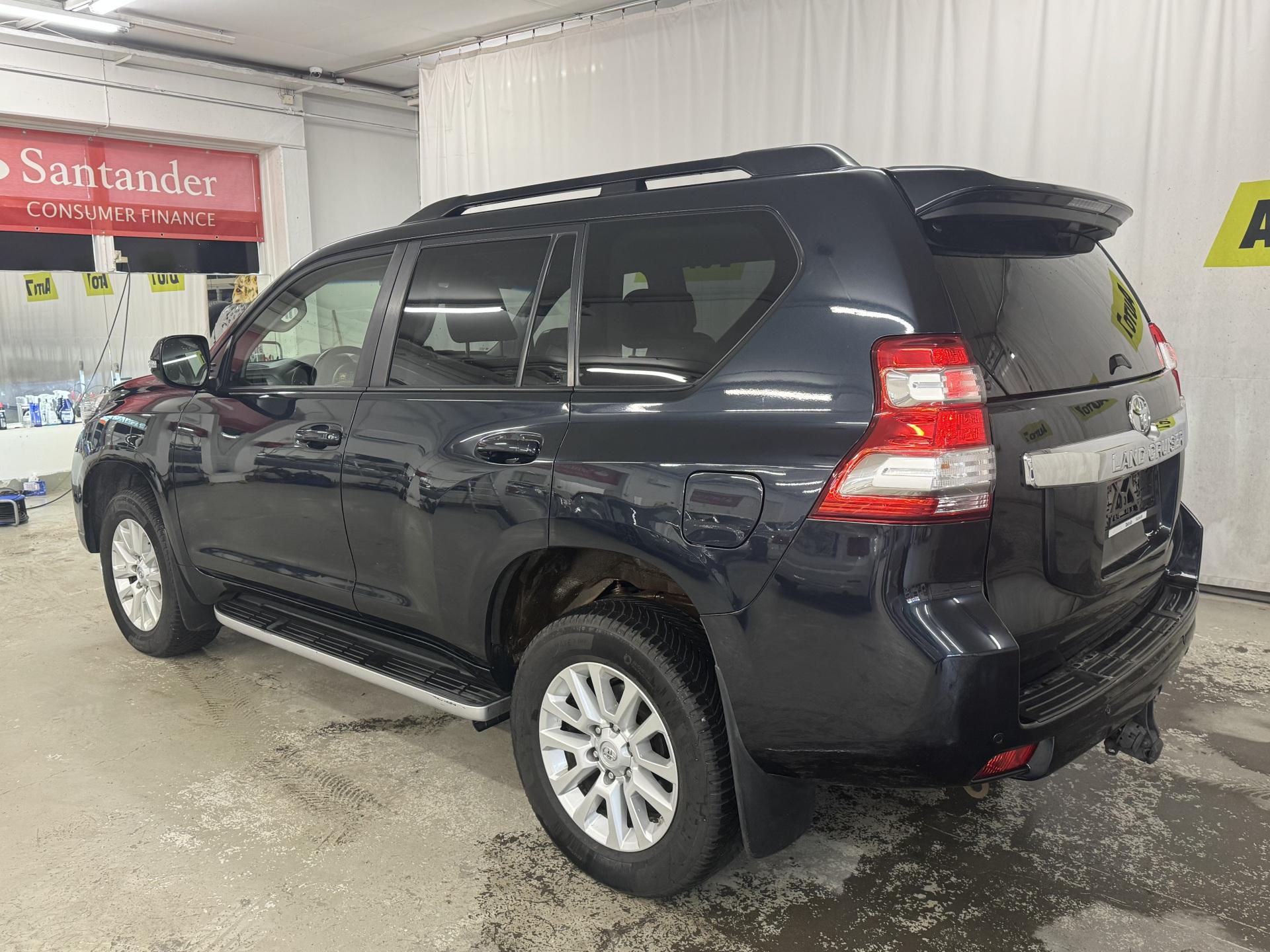 TOYOTA Land Cruiser 2014