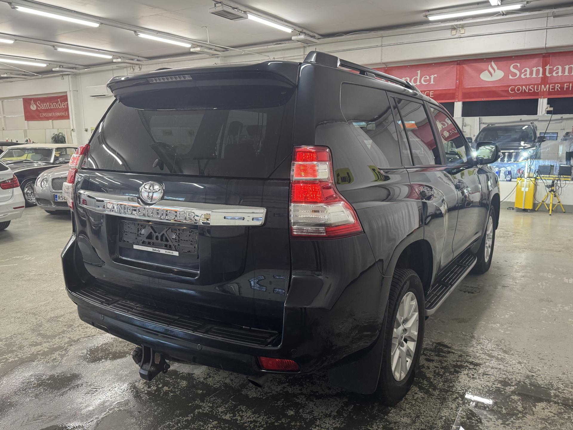 TOYOTA Land Cruiser 2014