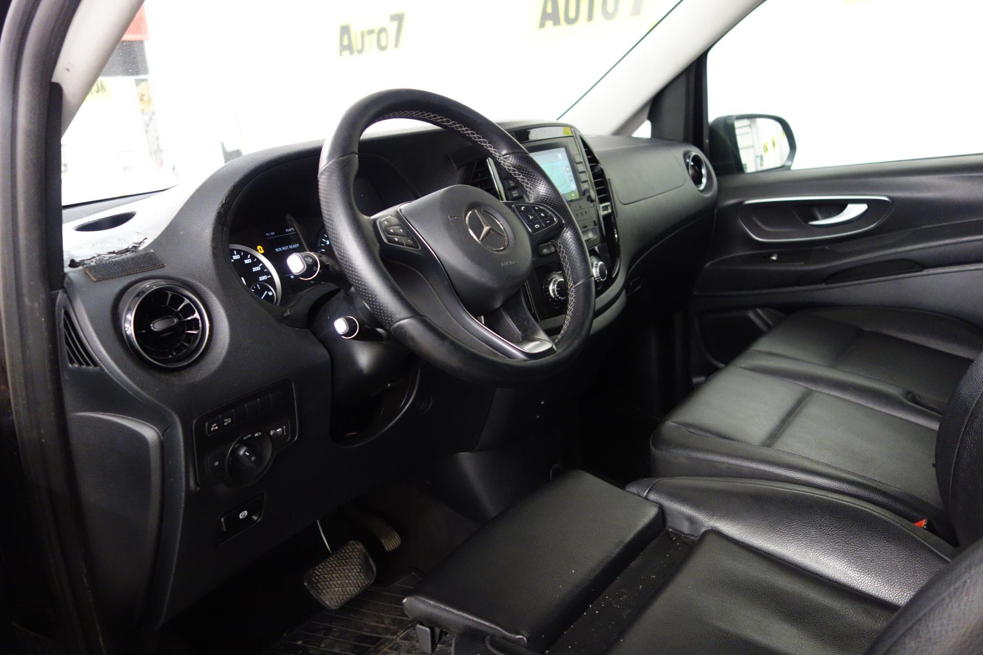 MERCEDES-BENZ Vito 2023