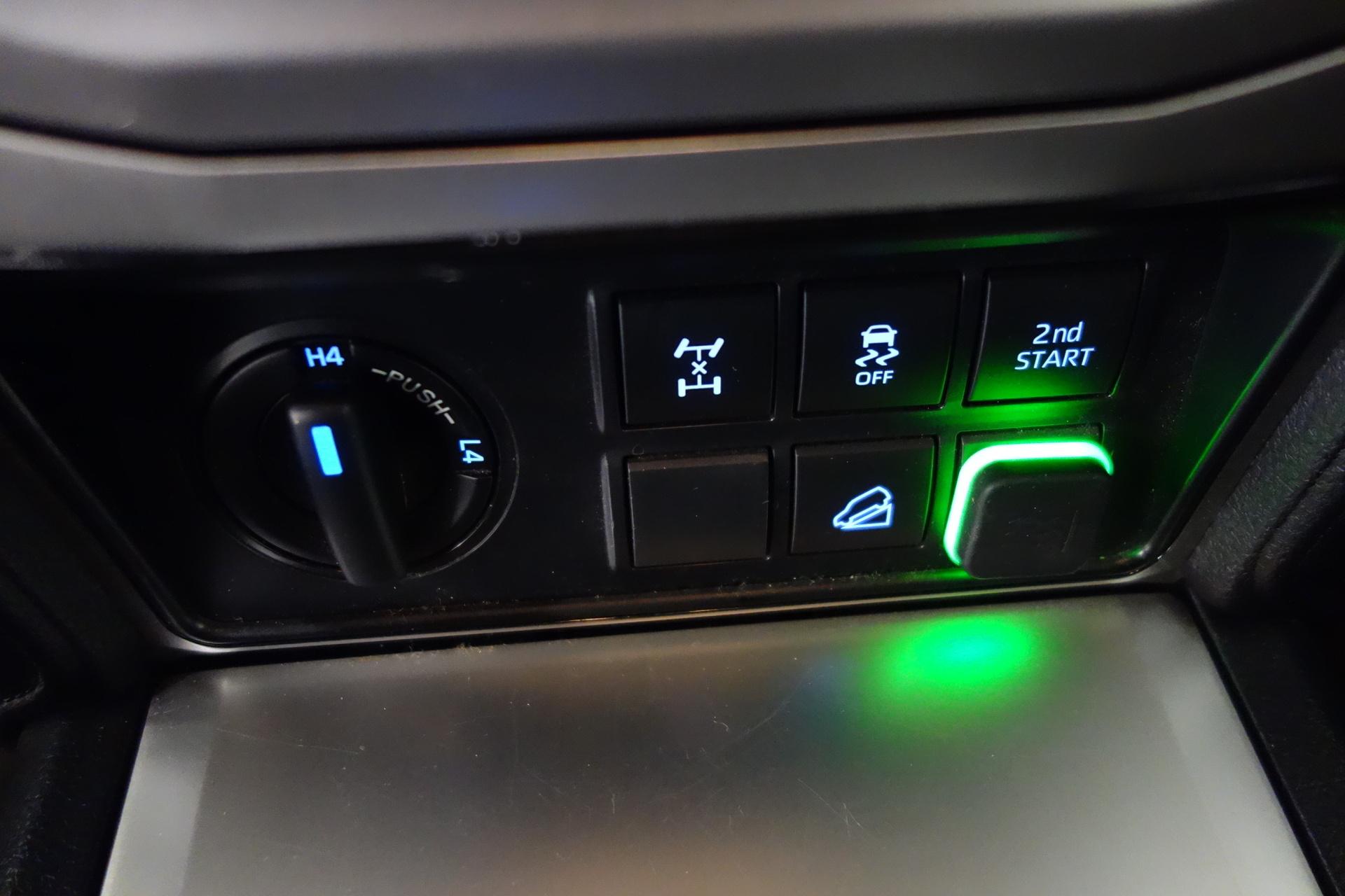 TOYOTA Land Cruiser 2023