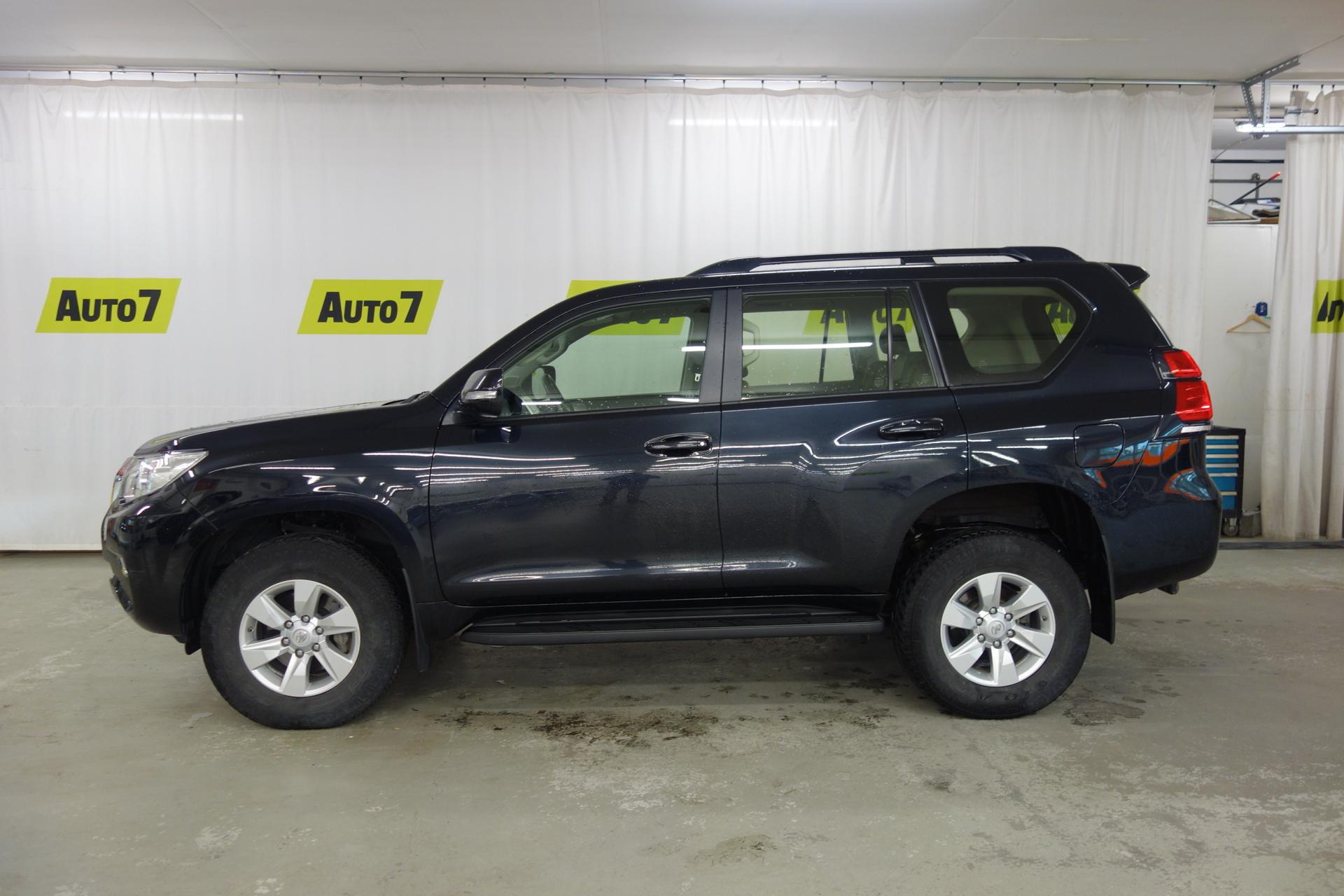 TOYOTA Land Cruiser 2023