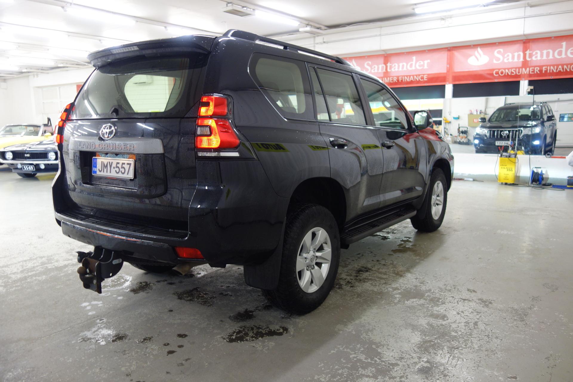TOYOTA Land Cruiser 2023