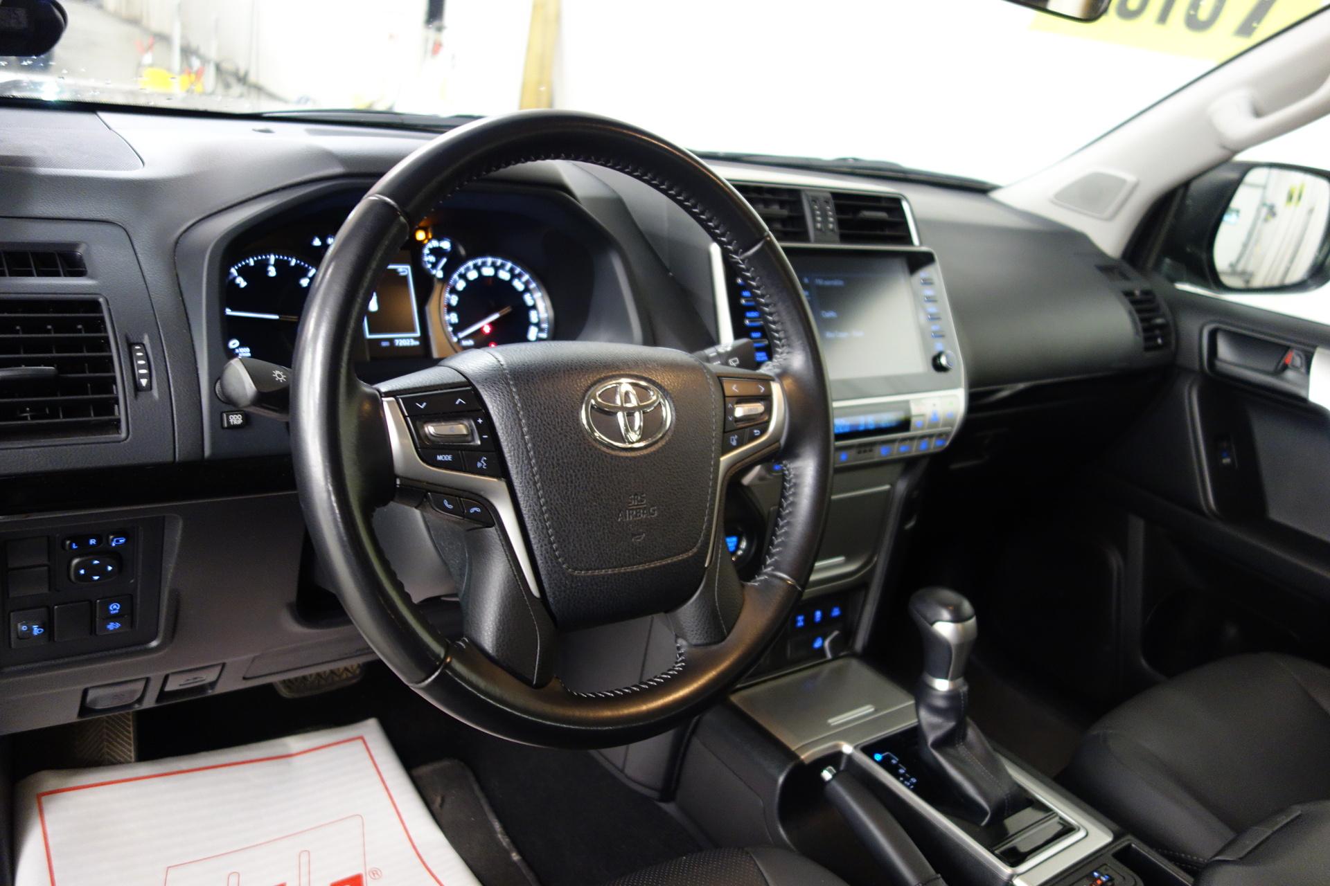 TOYOTA Land Cruiser 2023
