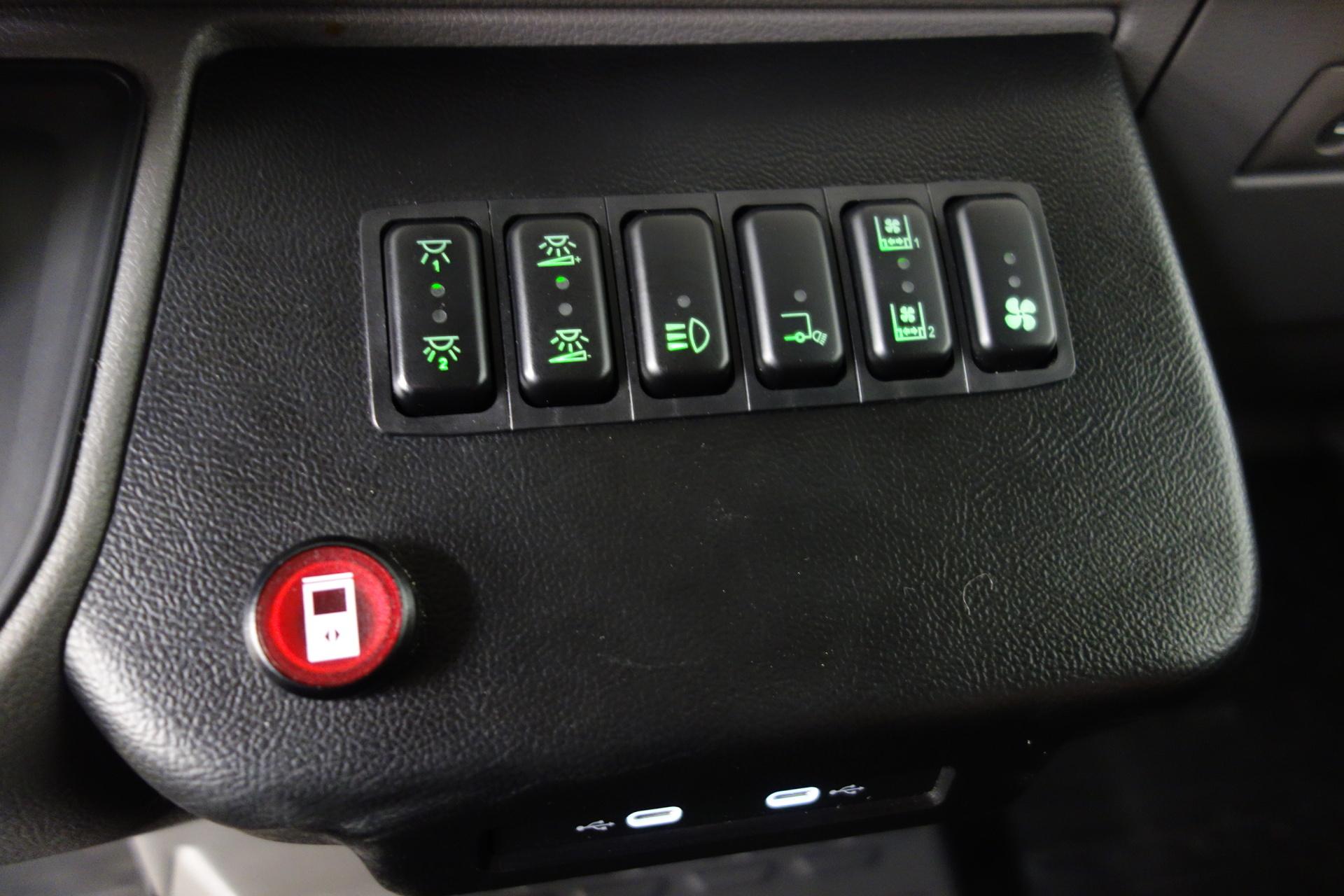 VOLKSWAGEN Crafter 2025