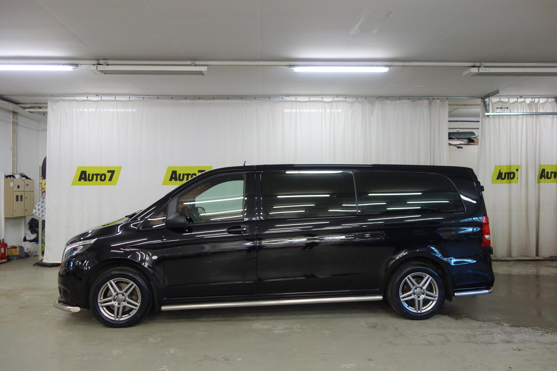 MERCEDES-BENZ V 2022