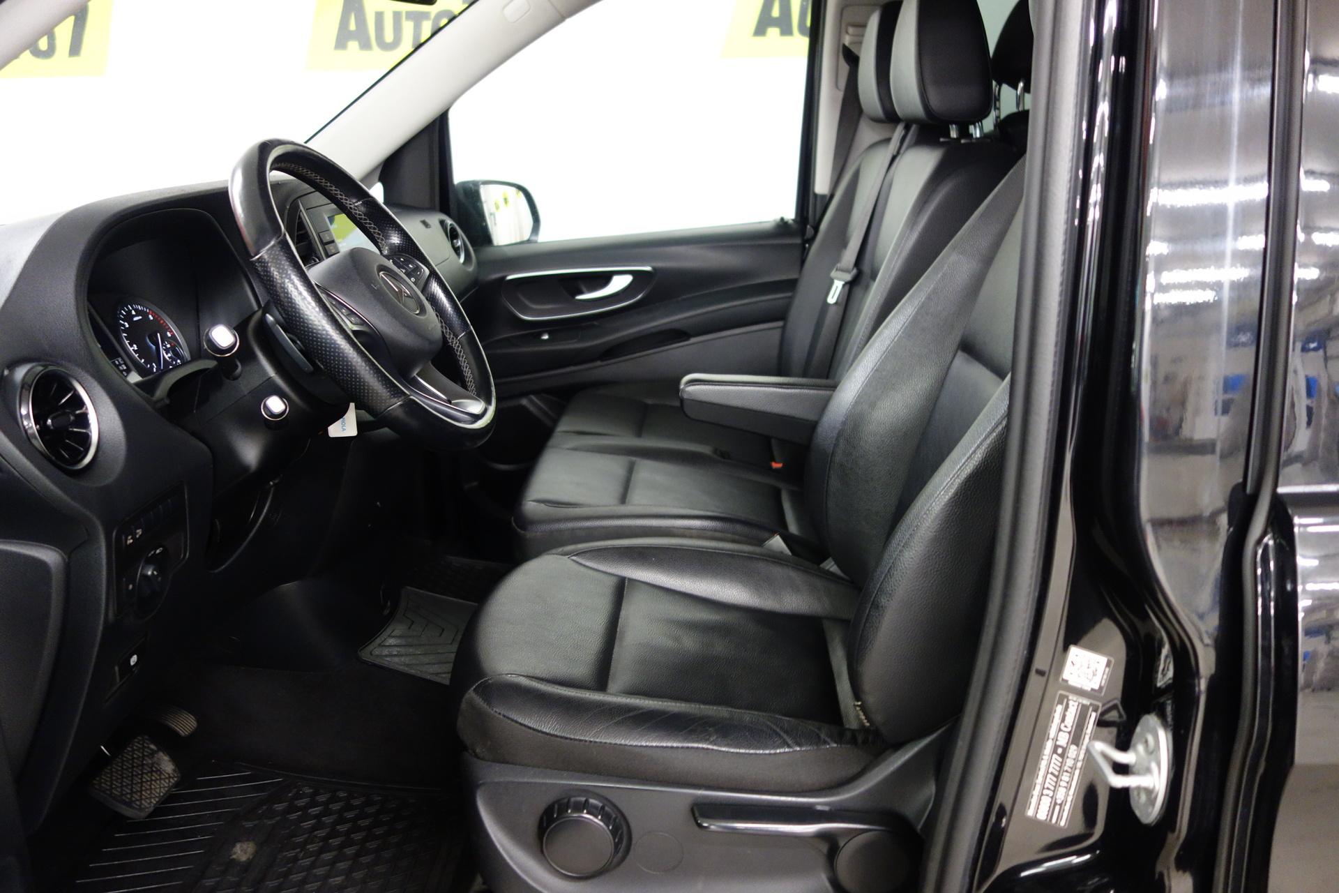 MERCEDES-BENZ V 2022