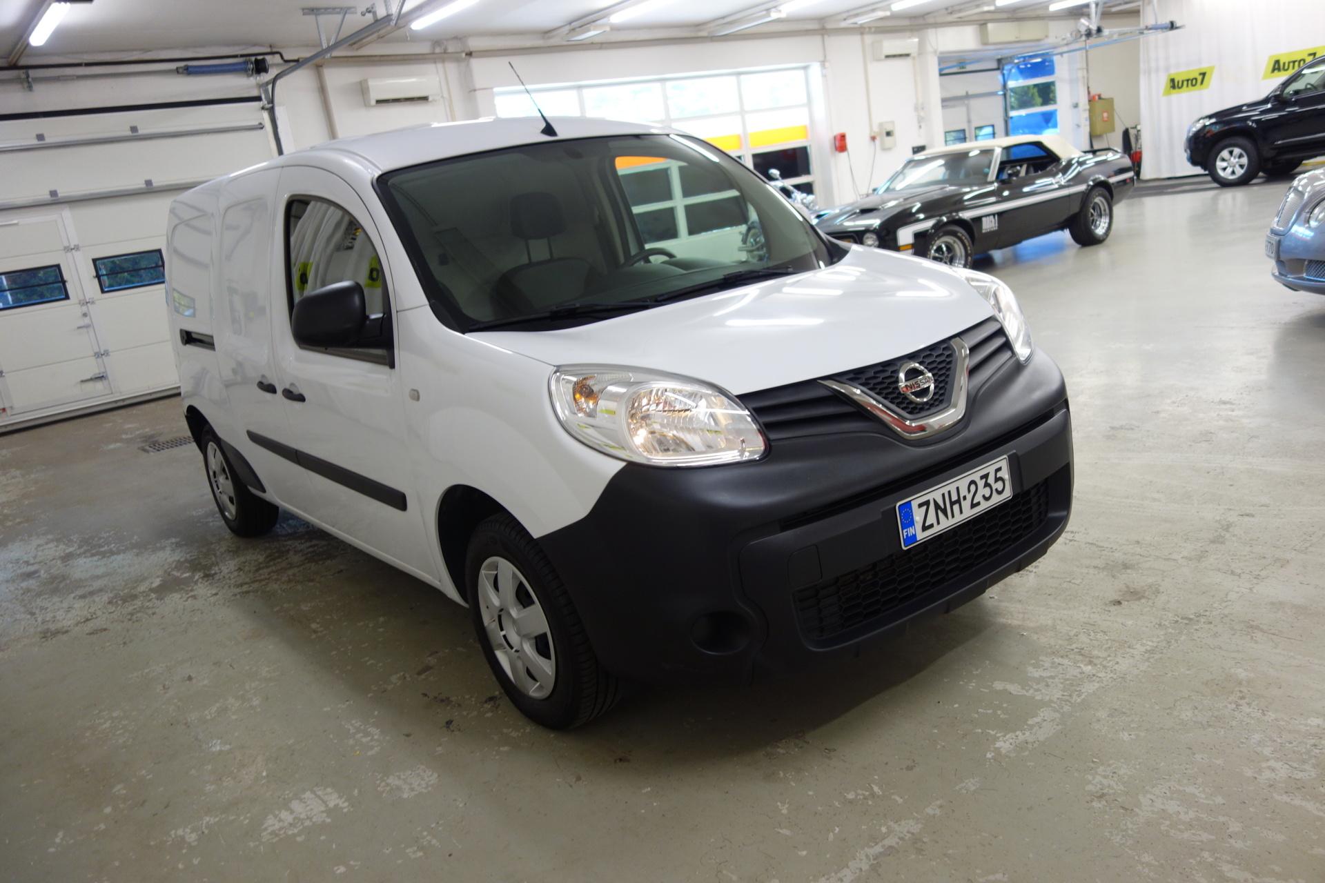 NISSAN NV250 2022