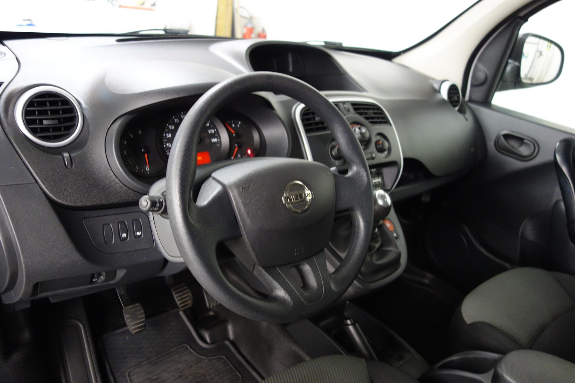 NISSAN NV250 2022