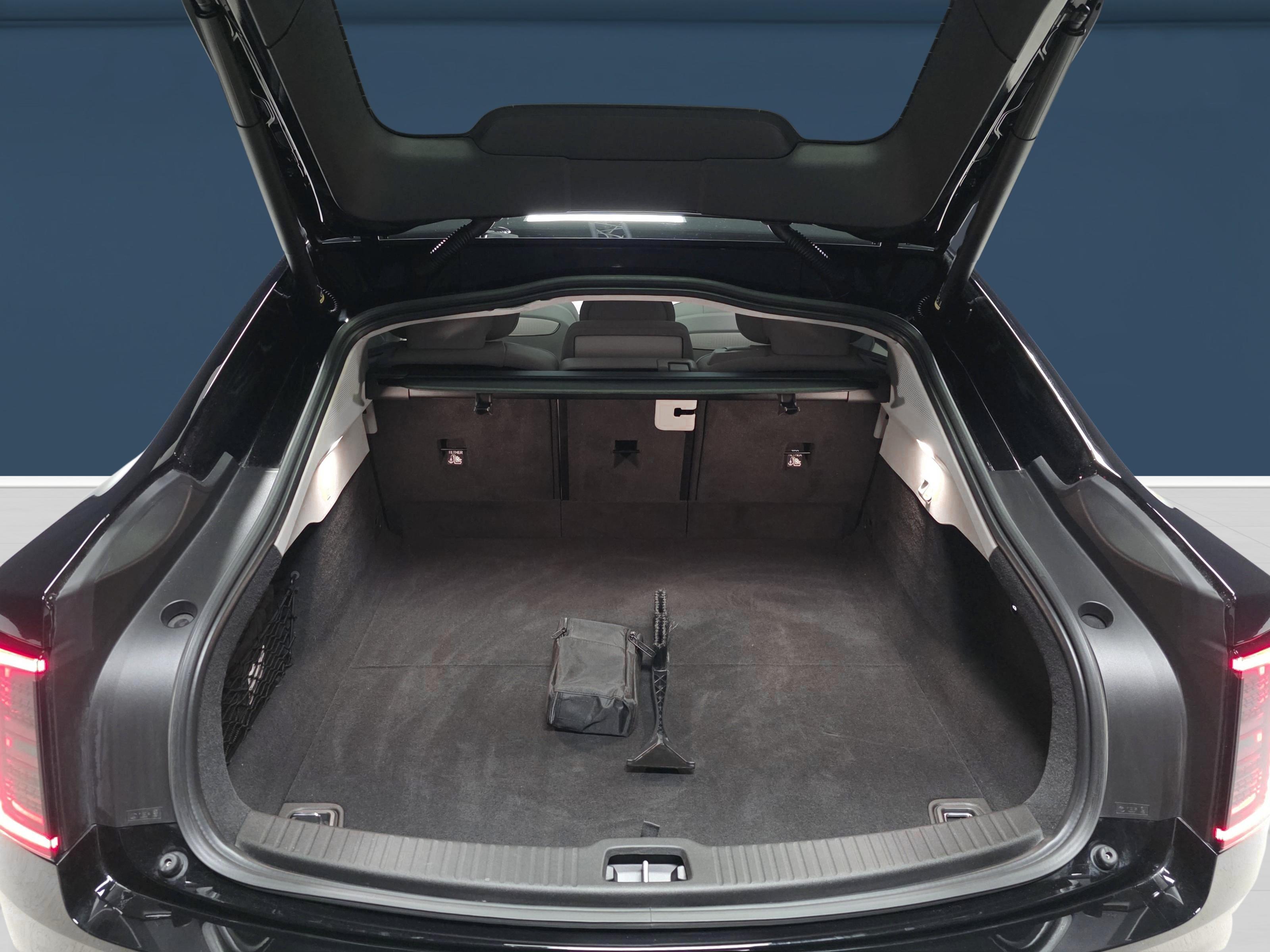 Volvo ES90 11