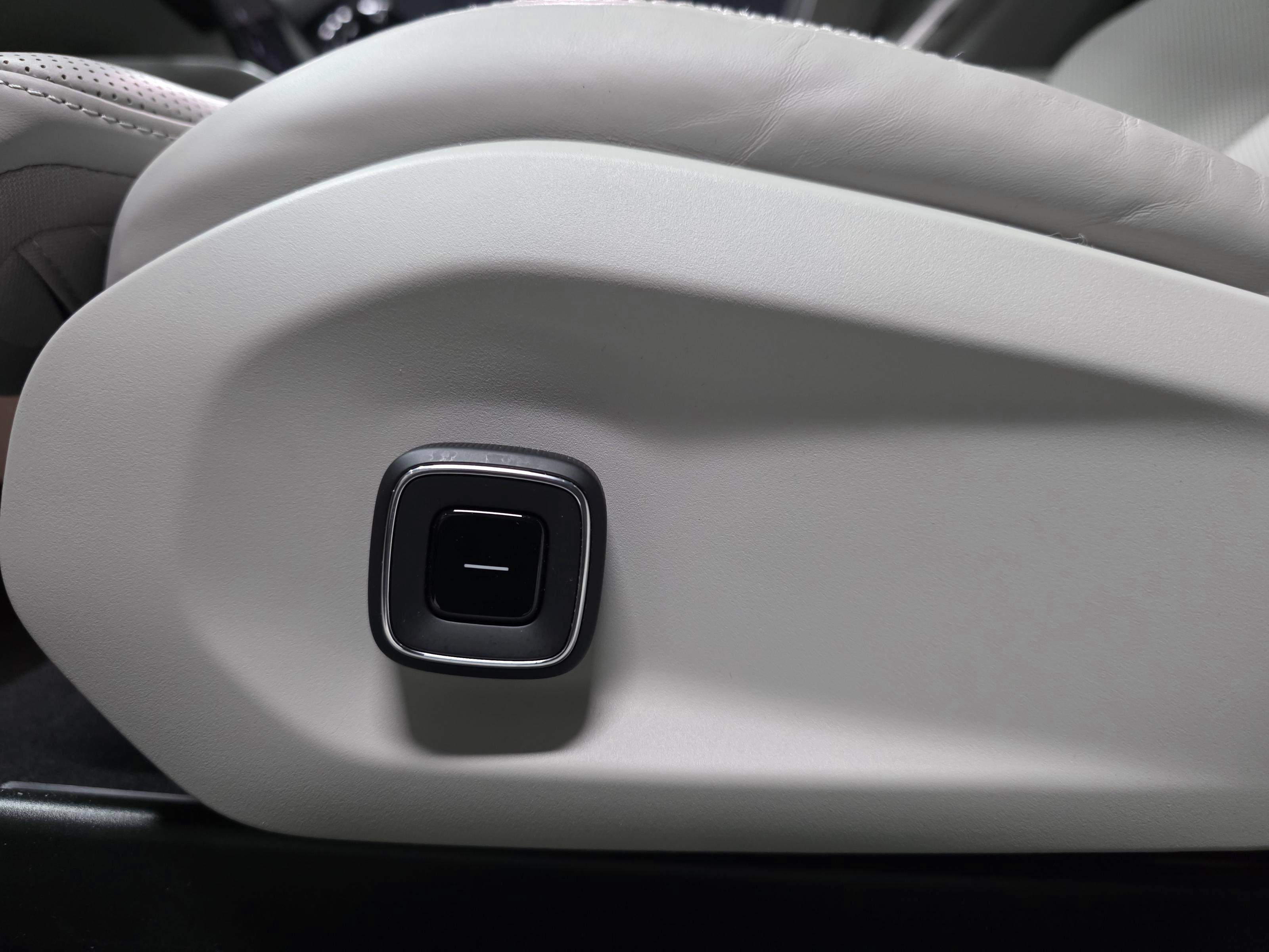 Volvo ES90 14