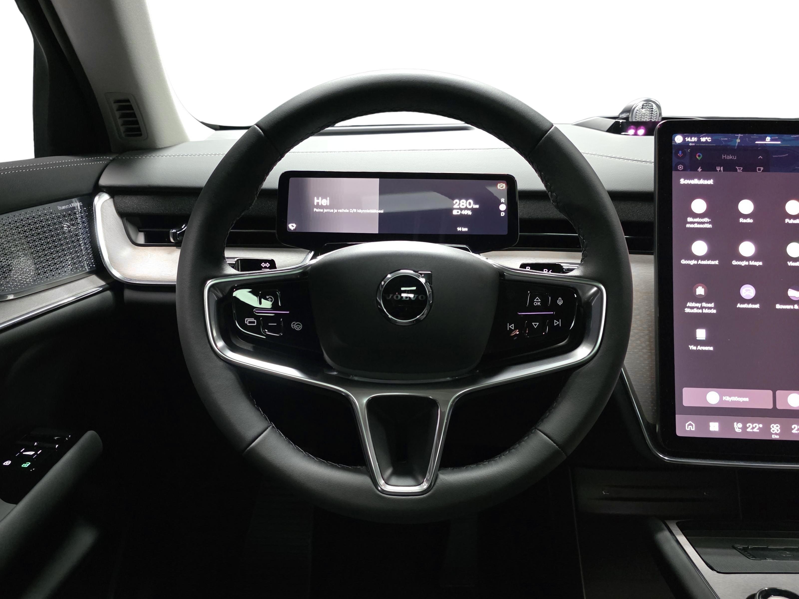 Volvo EX90 10