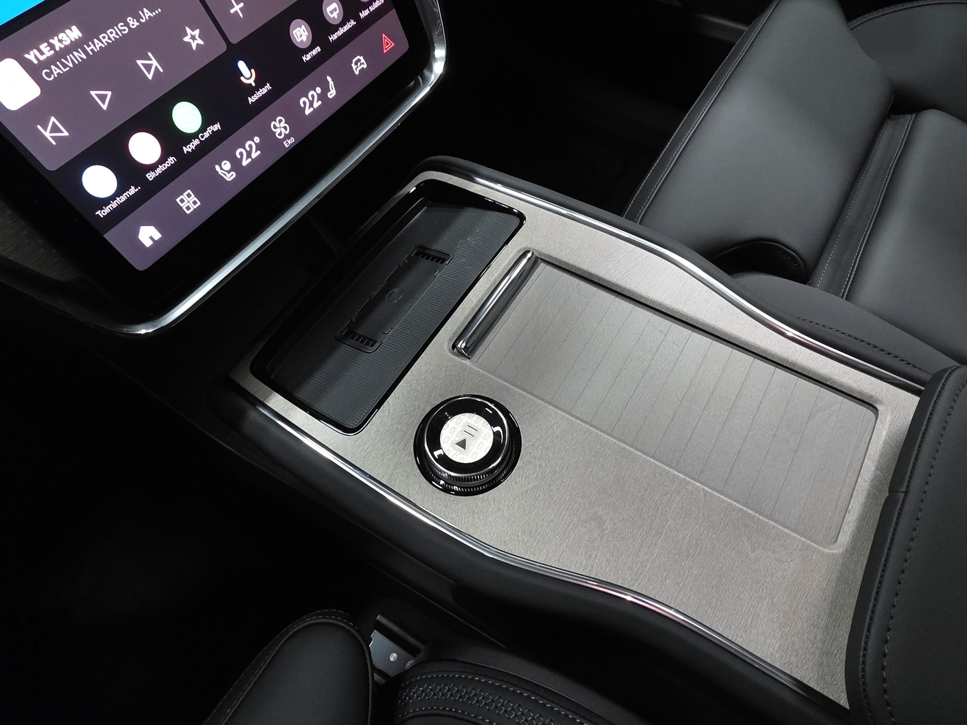 Volvo EX90 14