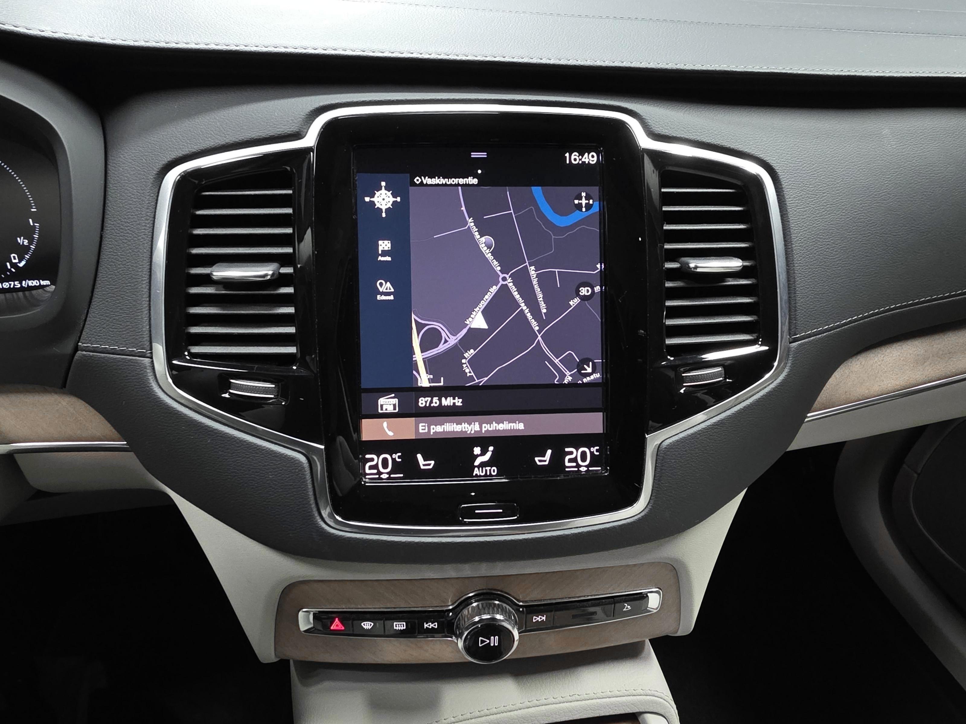 Volvo XC90 13