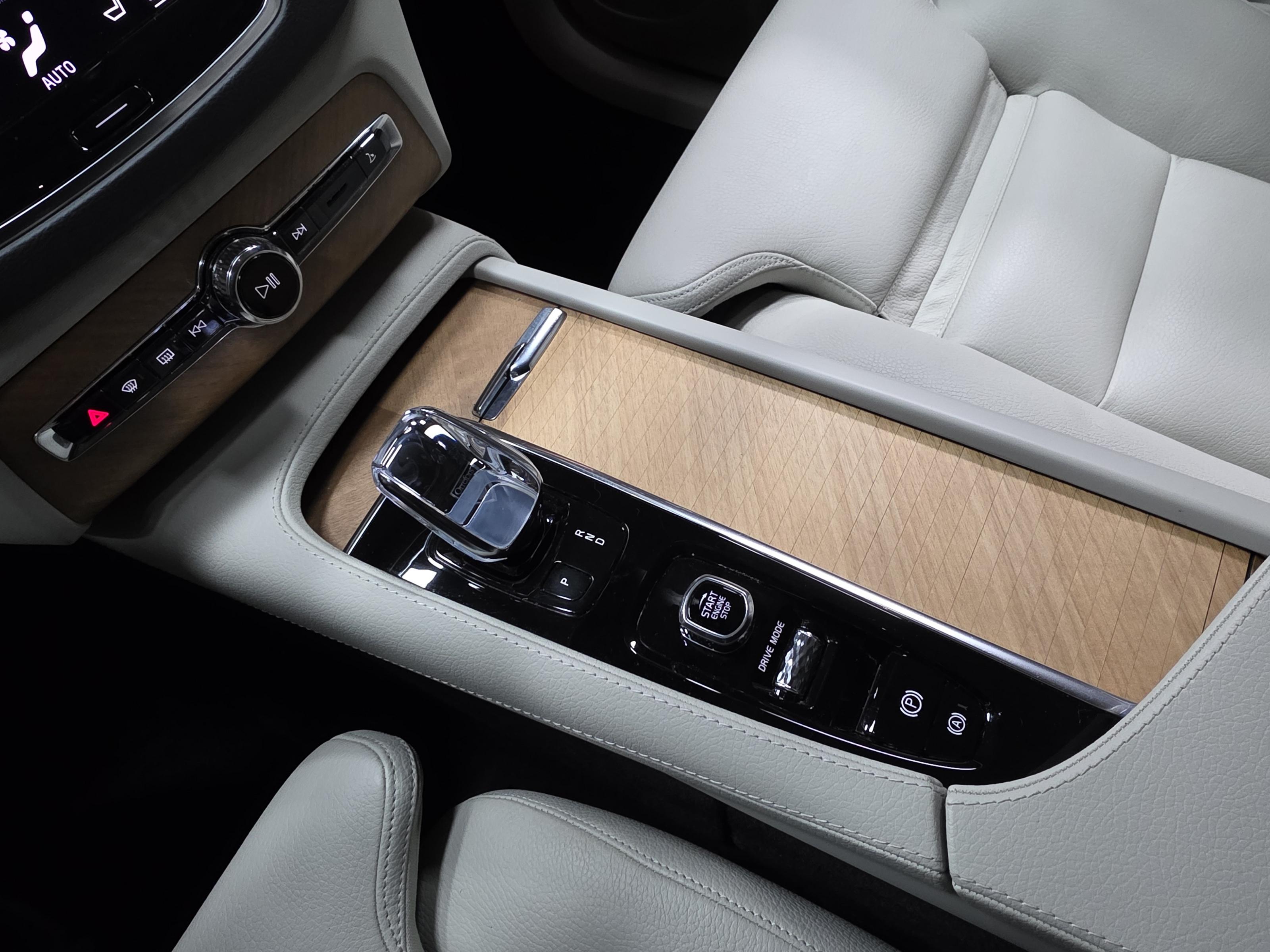 Volvo XC90 15