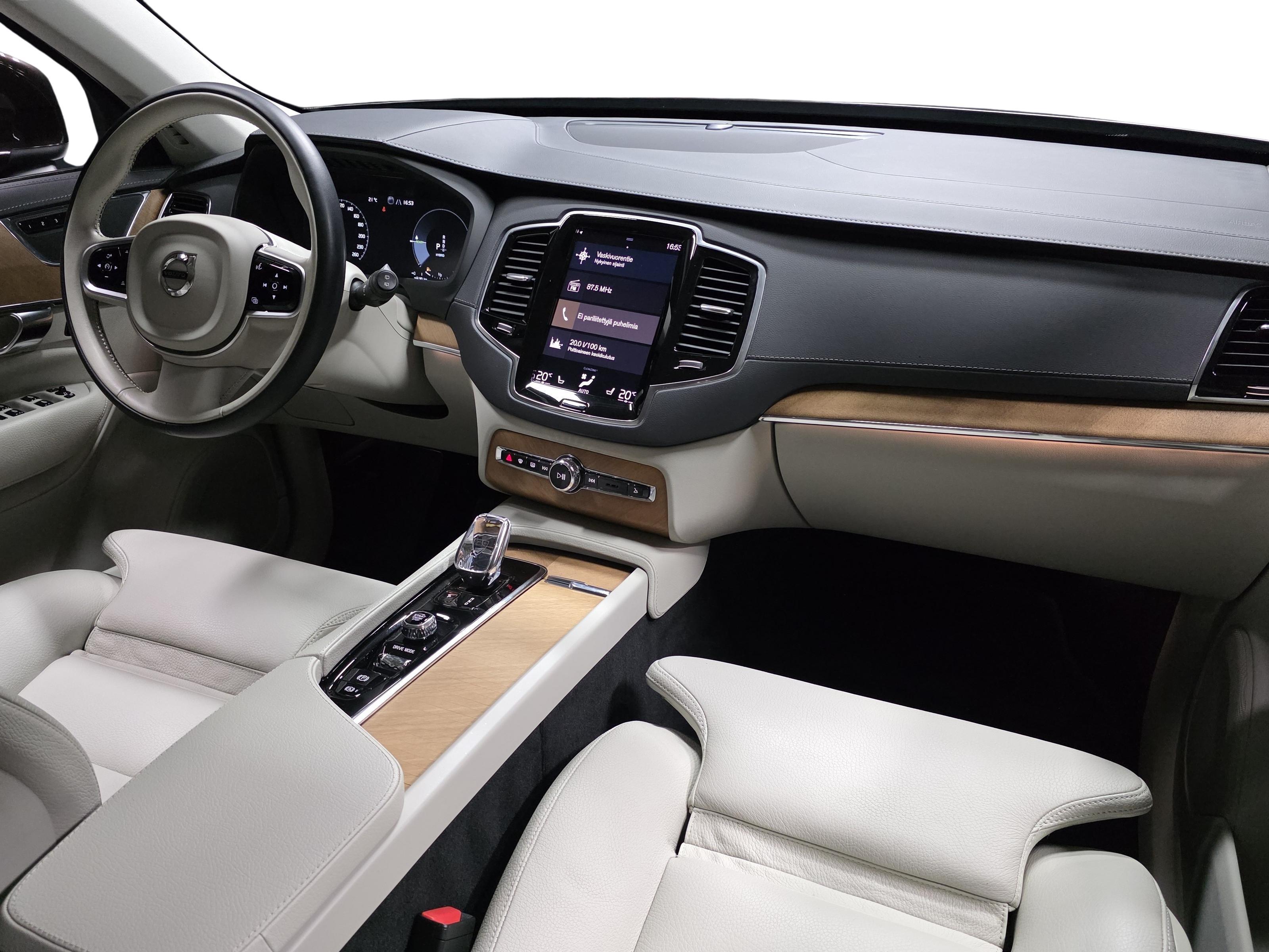Volvo XC90 17