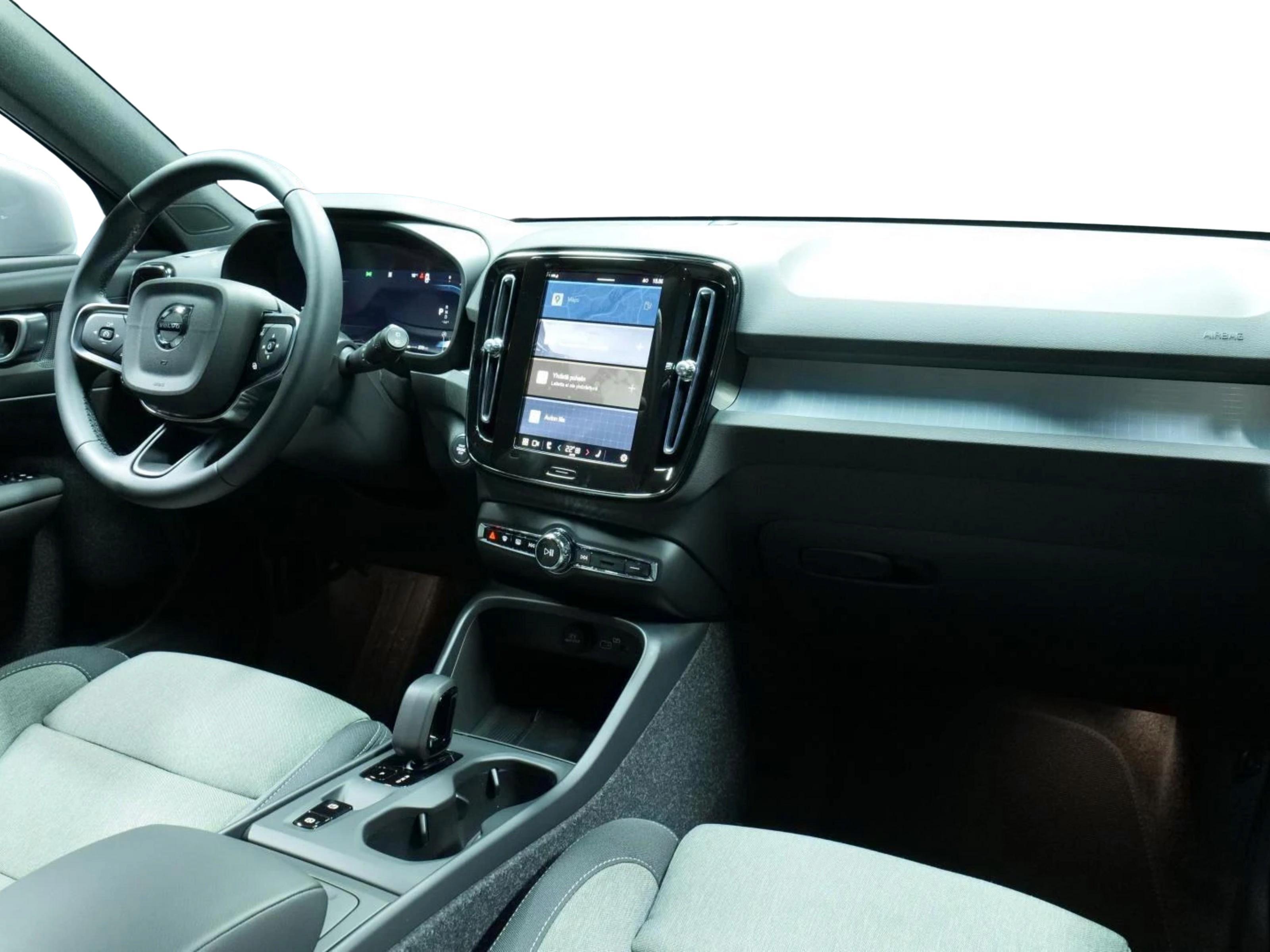 Volvo XC40 12