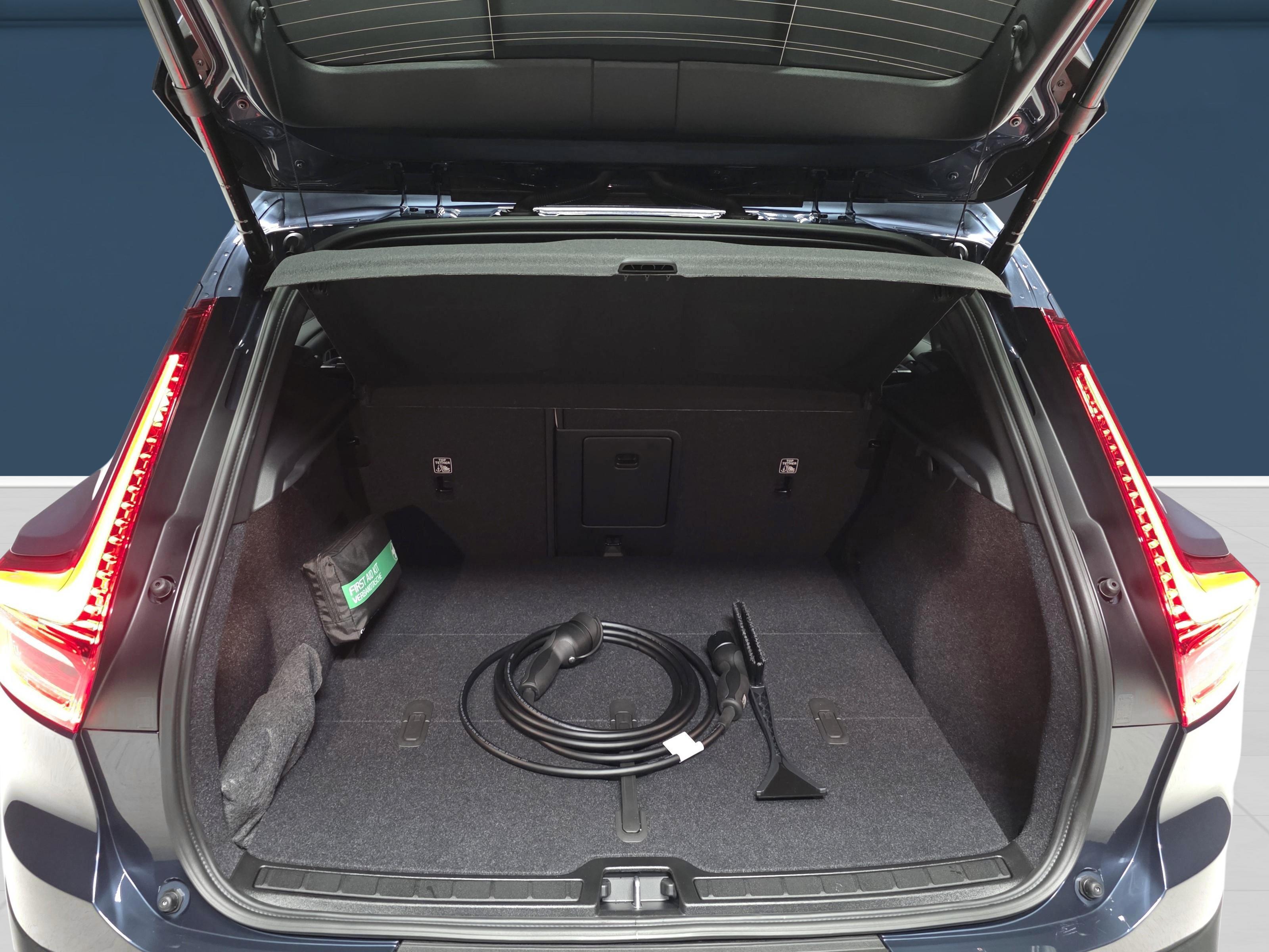 Volvo EX40 11