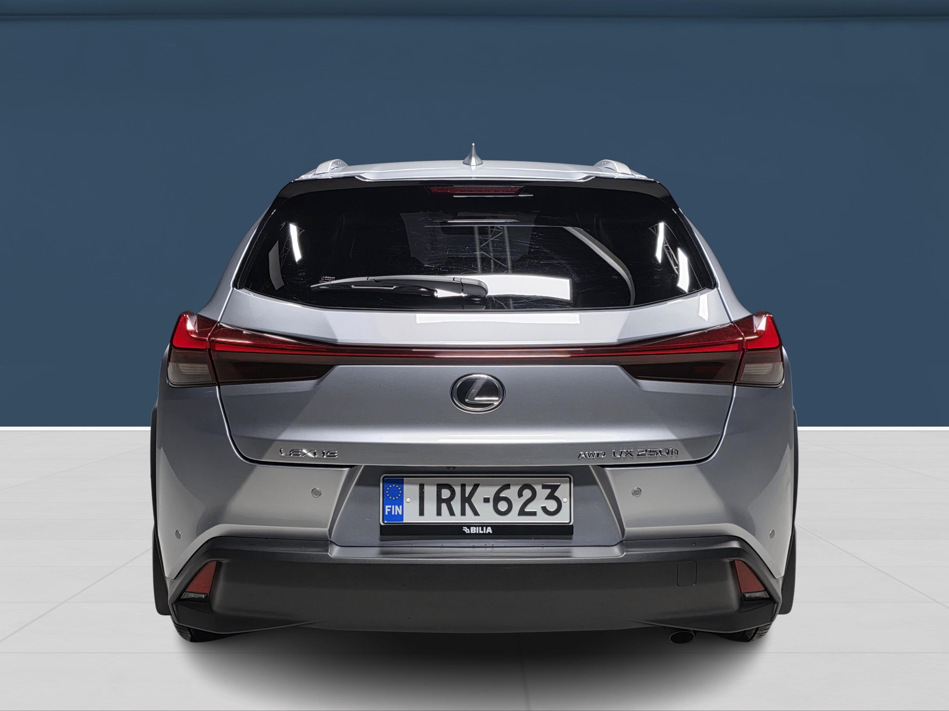 Lexus UX 5